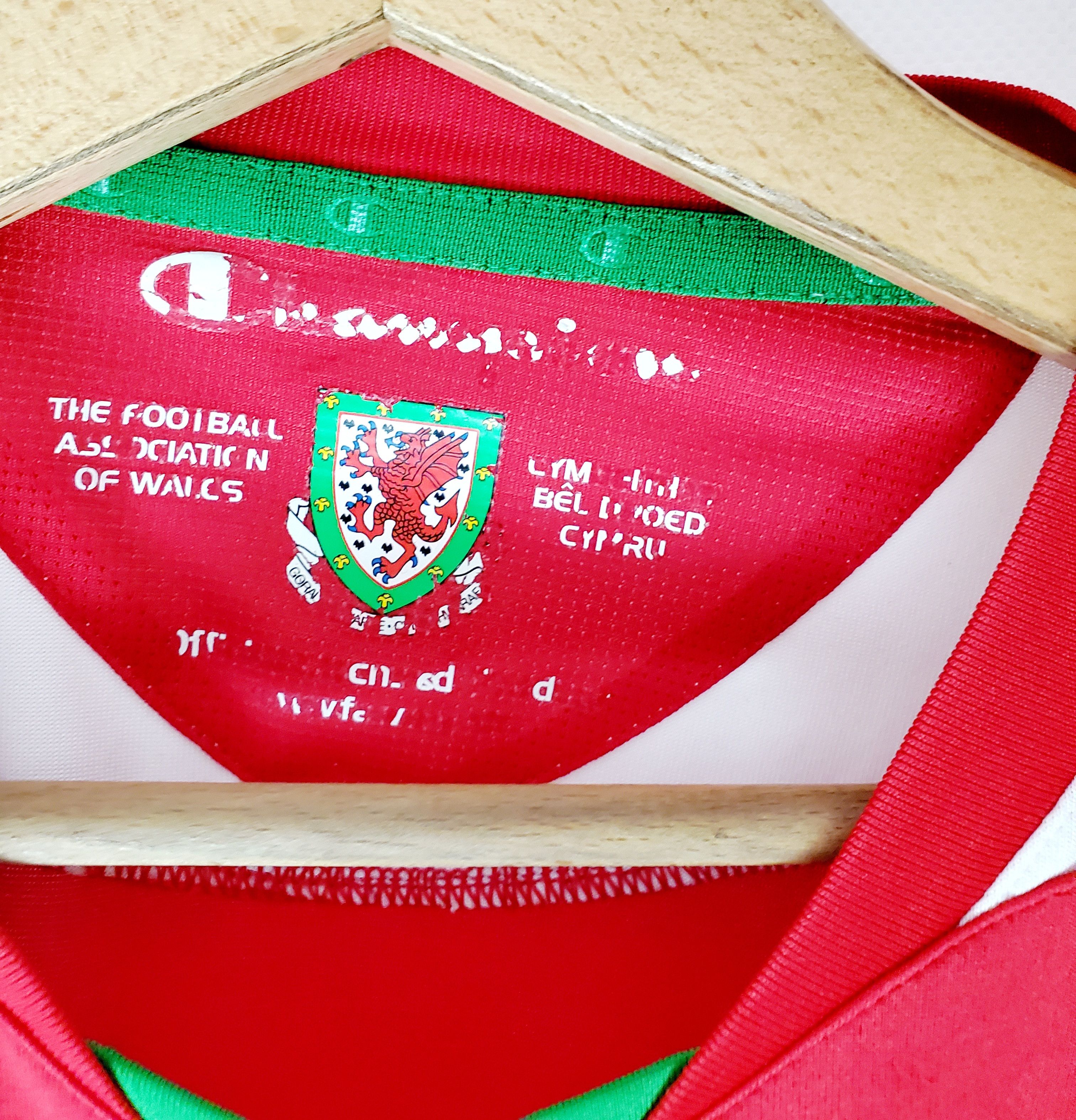Champion × Vintage Wales national 2008 - 2010 home football jersey CHAMPION L Size US L / EU 52-54 / 3 - 4 Thumbnail