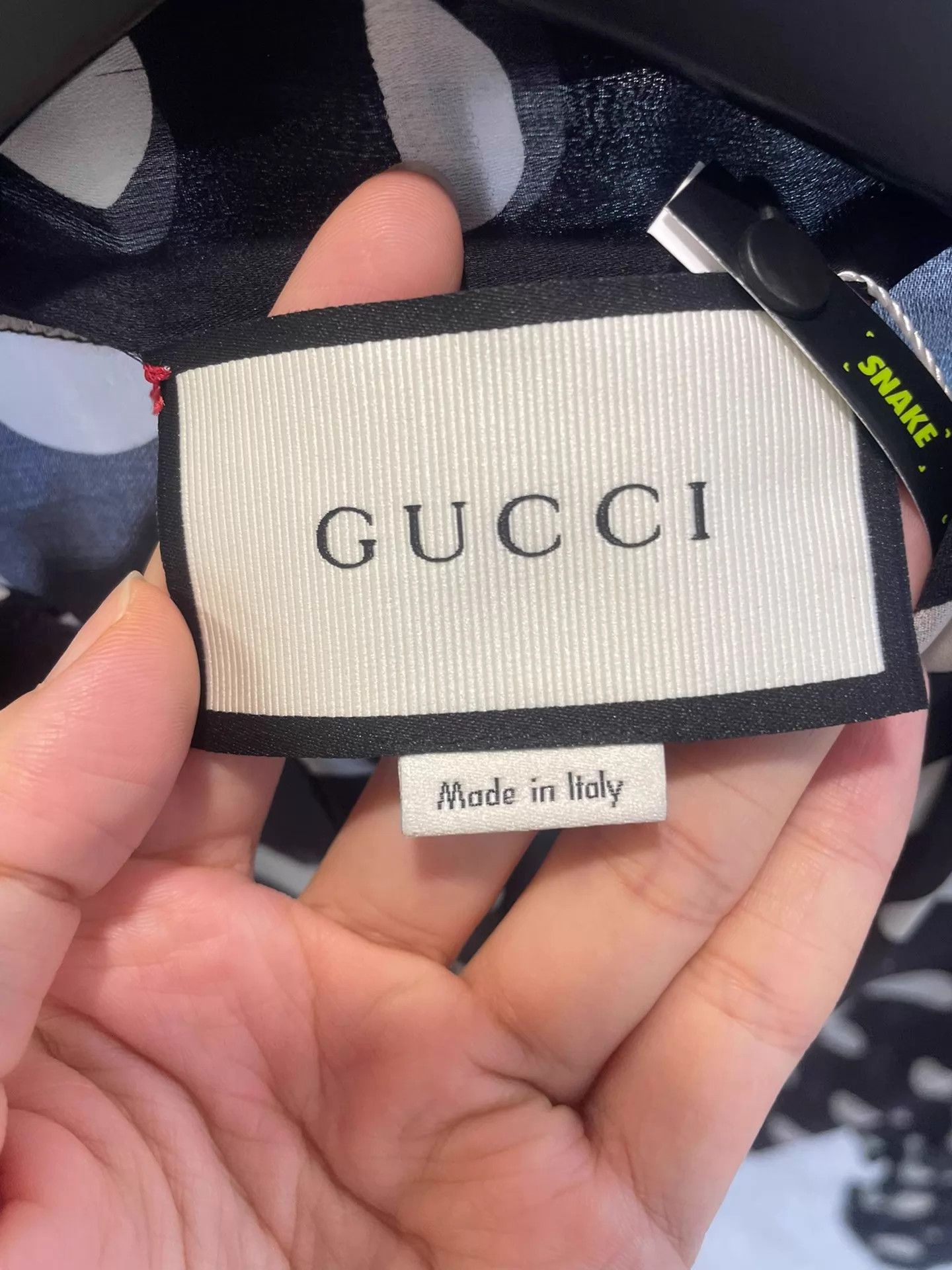 Gucci Gucci Polka Dot Shirt Size 38 Excellent Condition Size XS / US 0-2 / IT 36-38 - 4 Thumbnail