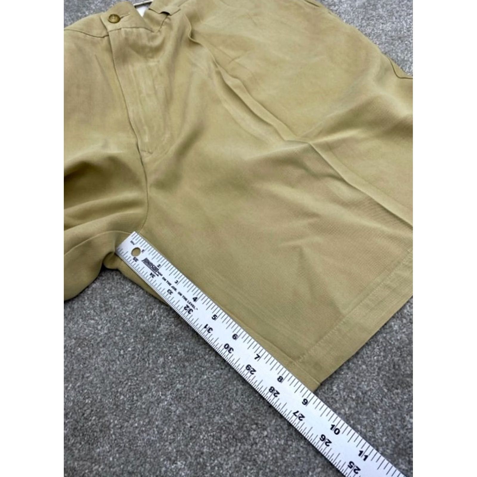 Tommy Bahama Tommy Bahama Silk Chino Shorts Mens 40 Beige 100% Silk Pleated Front 4731 Size US 40 / EU 56 - 8 Thumbnail