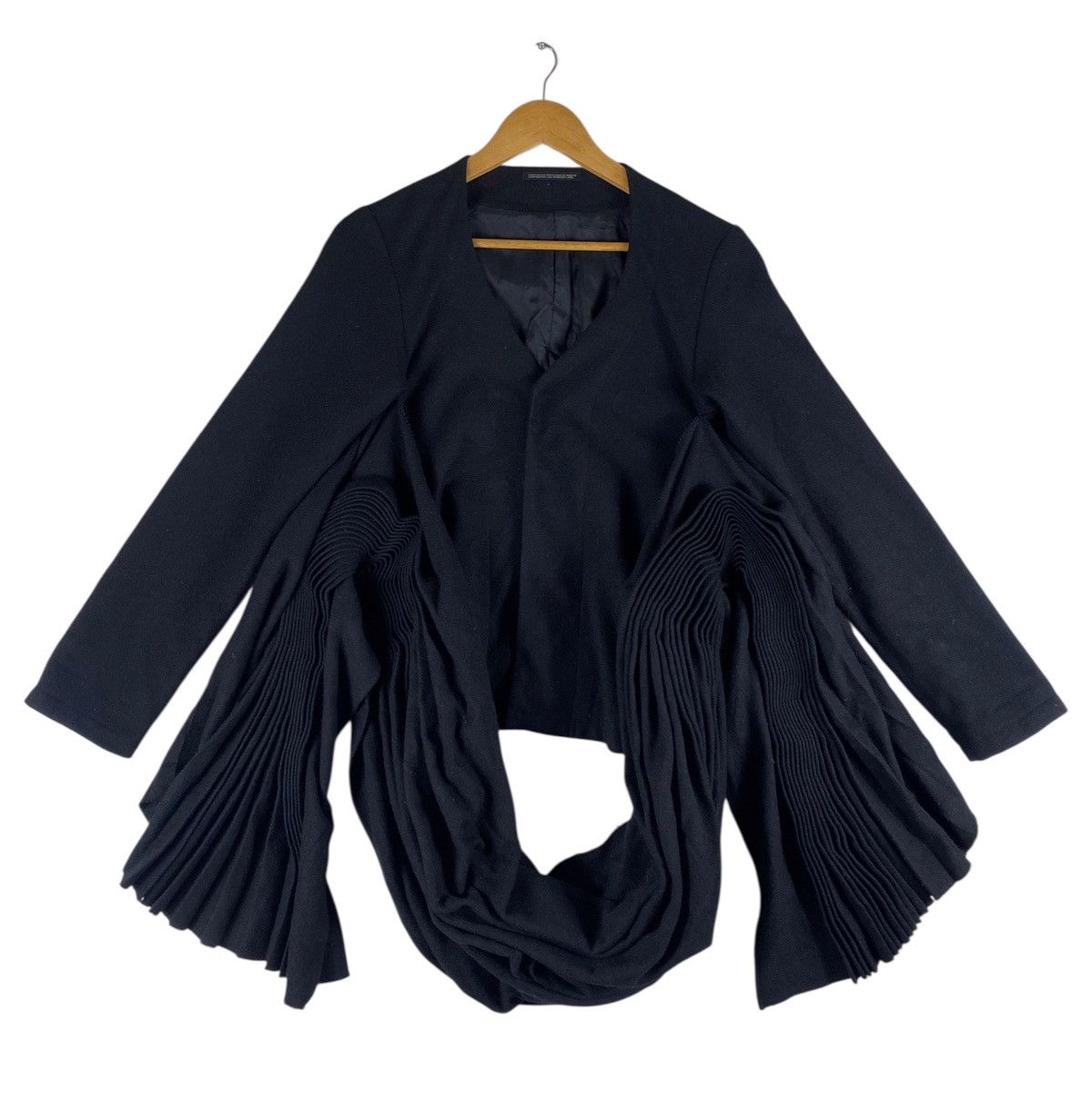 Yohji Yamamoto 💥YOHJI YAMAMOTO FEMME SCULPTURAL PLEATED JACKET AW17 RUNAWAY Size S / US 4 / IT 40 - 3 Thumbnail