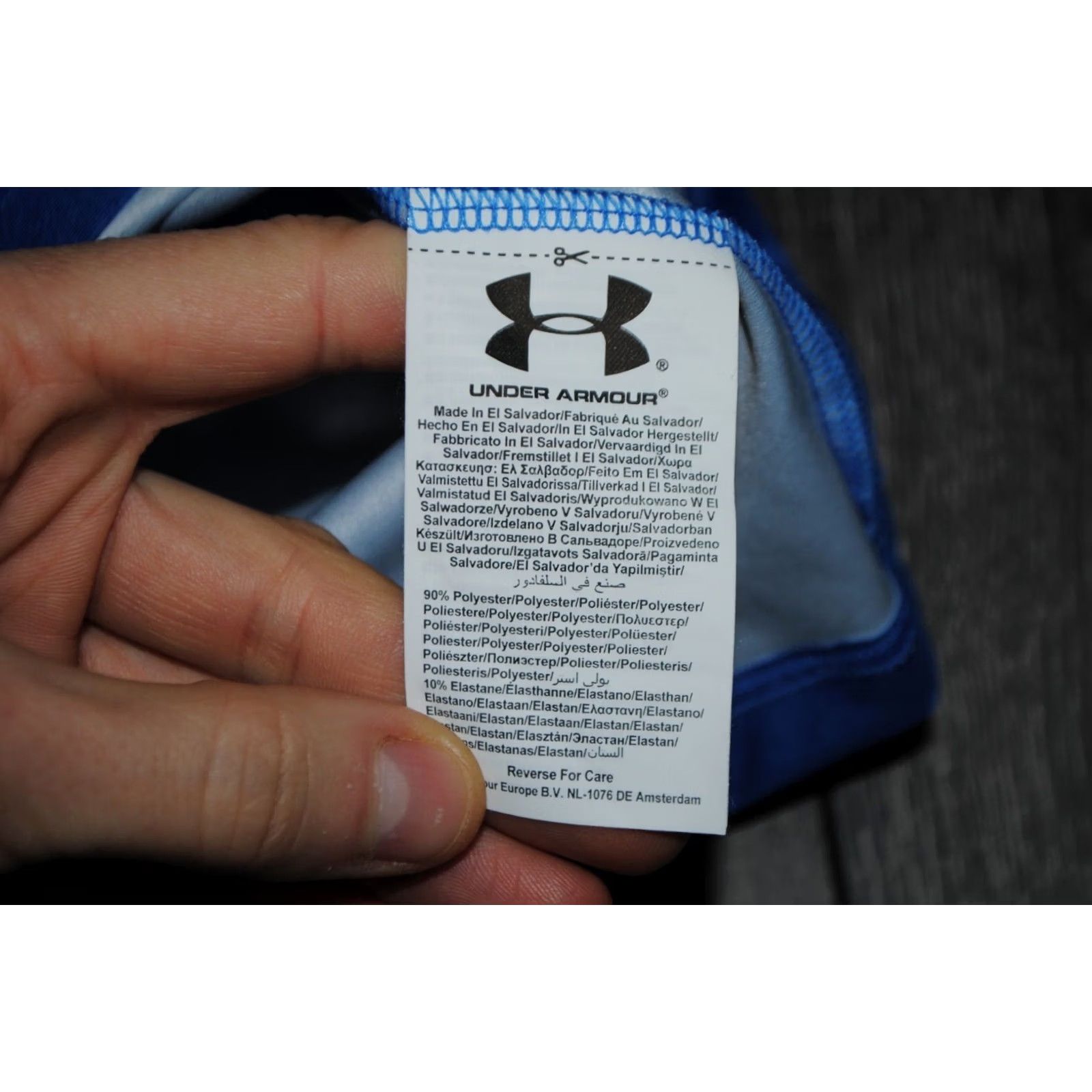 Under Armour UNDER ARMOUR Shirt Women XL Blue Superman Jersey Heat Gear Fitted Running Size XL / US 12-14 / IT 48-50 - 6 Thumbnail