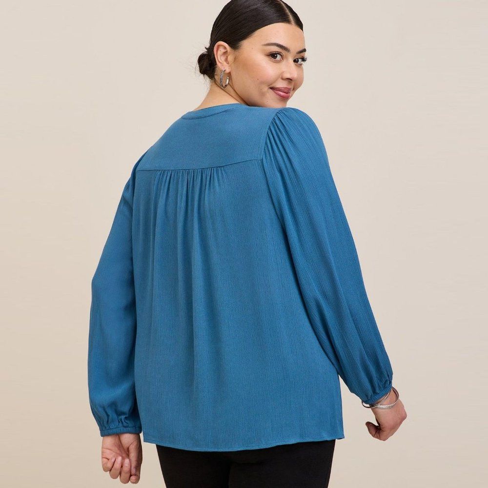 Torrid Torrid Crinkle Gauze Button-Front Peasant Blue Top Size 2X Size XXL / US 16-18 / IT 52-54 - 2 Thumbnail