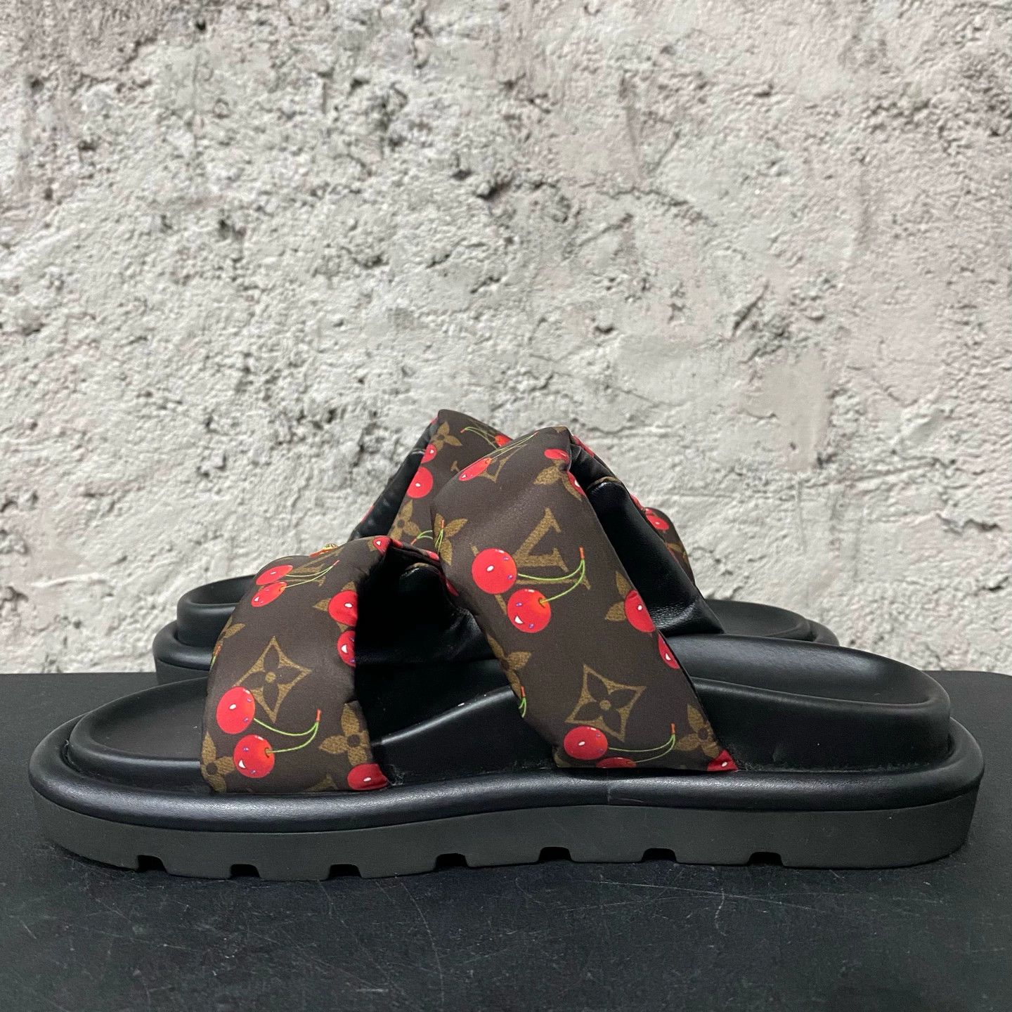 Louis Vuitton LV x Takashi Murakami Velcro Slide Sandals 39 Size US 8.5 / IT 38.5 - 5 Thumbnail