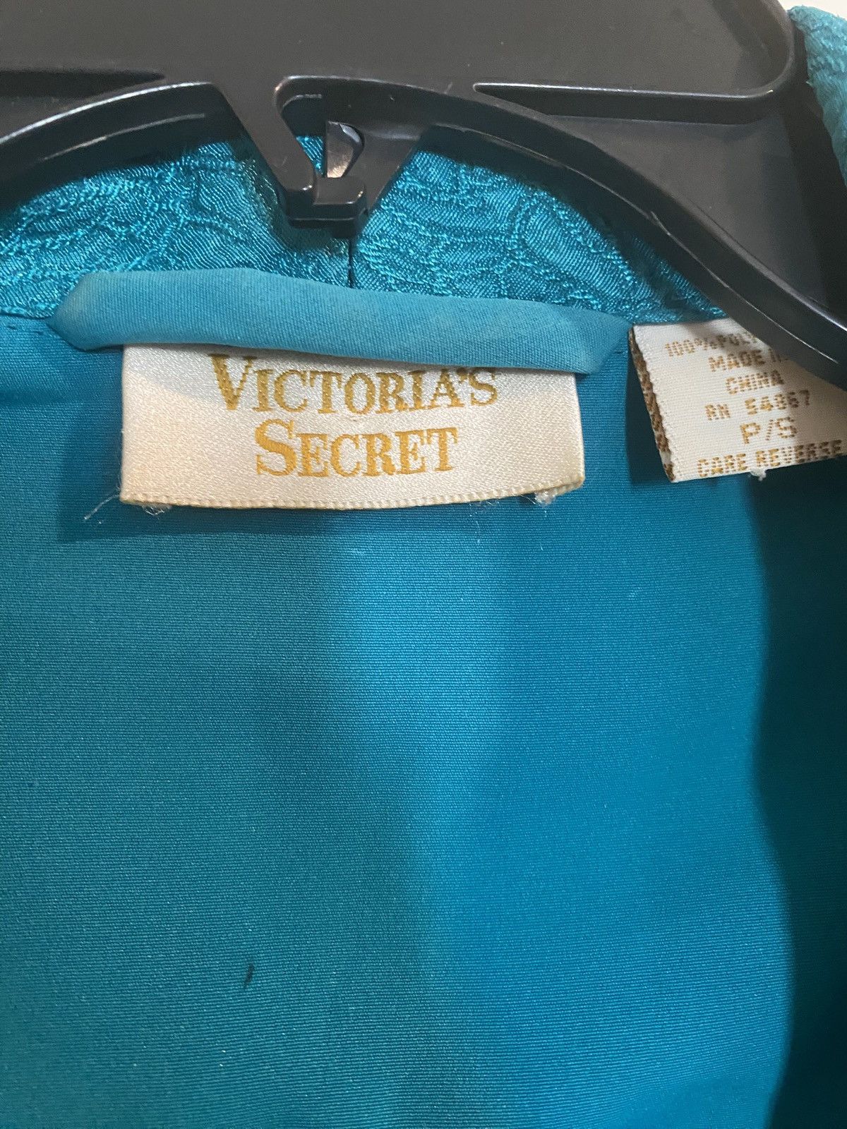 Victoria's Secret Victoria Secret! Gold label robe Size ONE SIZE - 3 Thumbnail