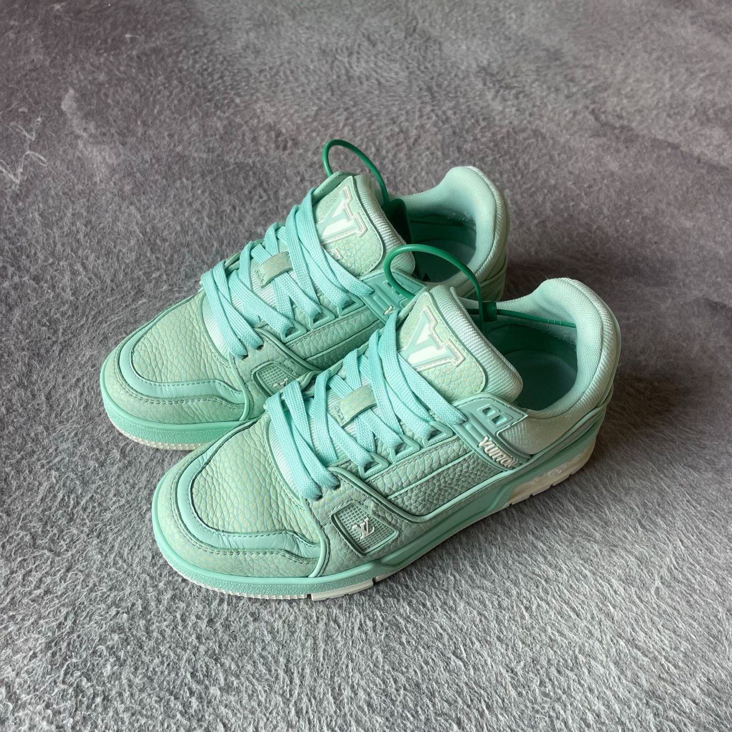 Louis Vuitton Louis Vuitton Training Green Lowtop Sneakers 35.5 Women Size US 5 / IT 35 - 1 Thumbnail