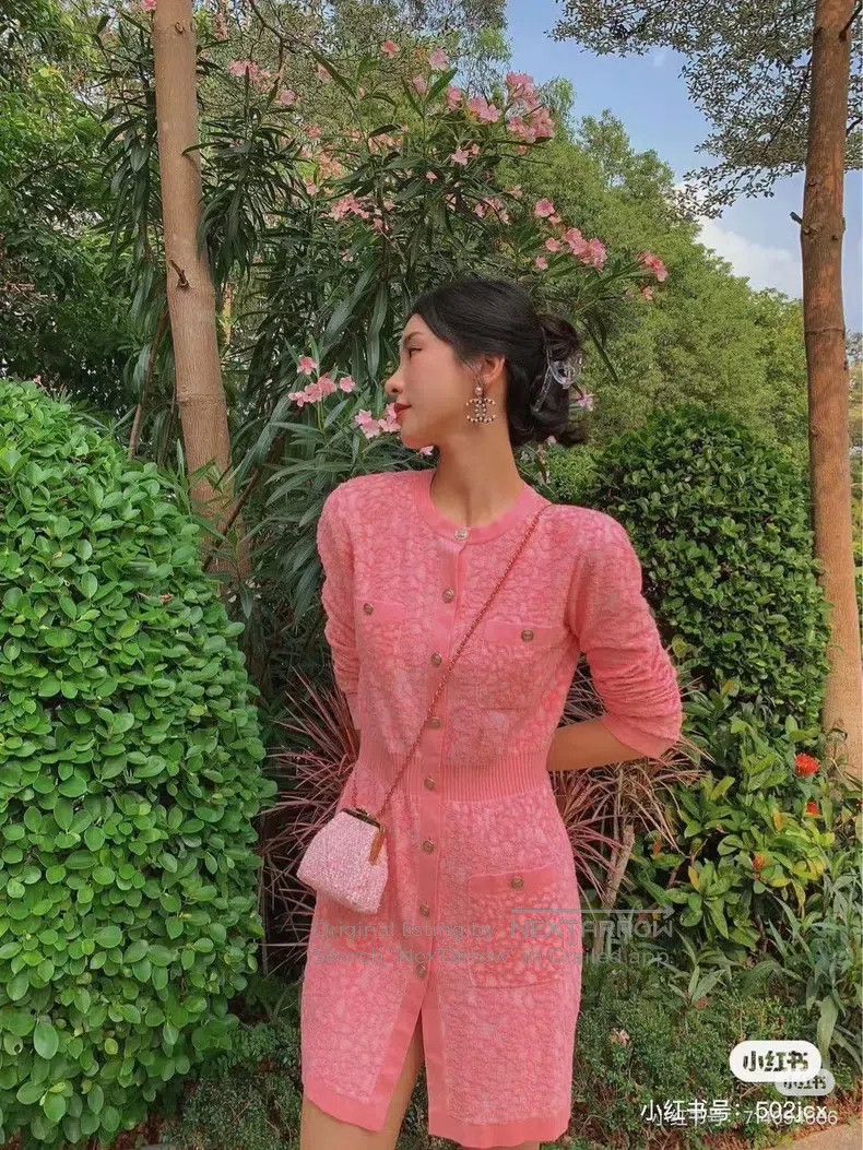 Chanel Chanel Pink embossed camellia dress Size S / US 4 / IT 40 - 8 Thumbnail