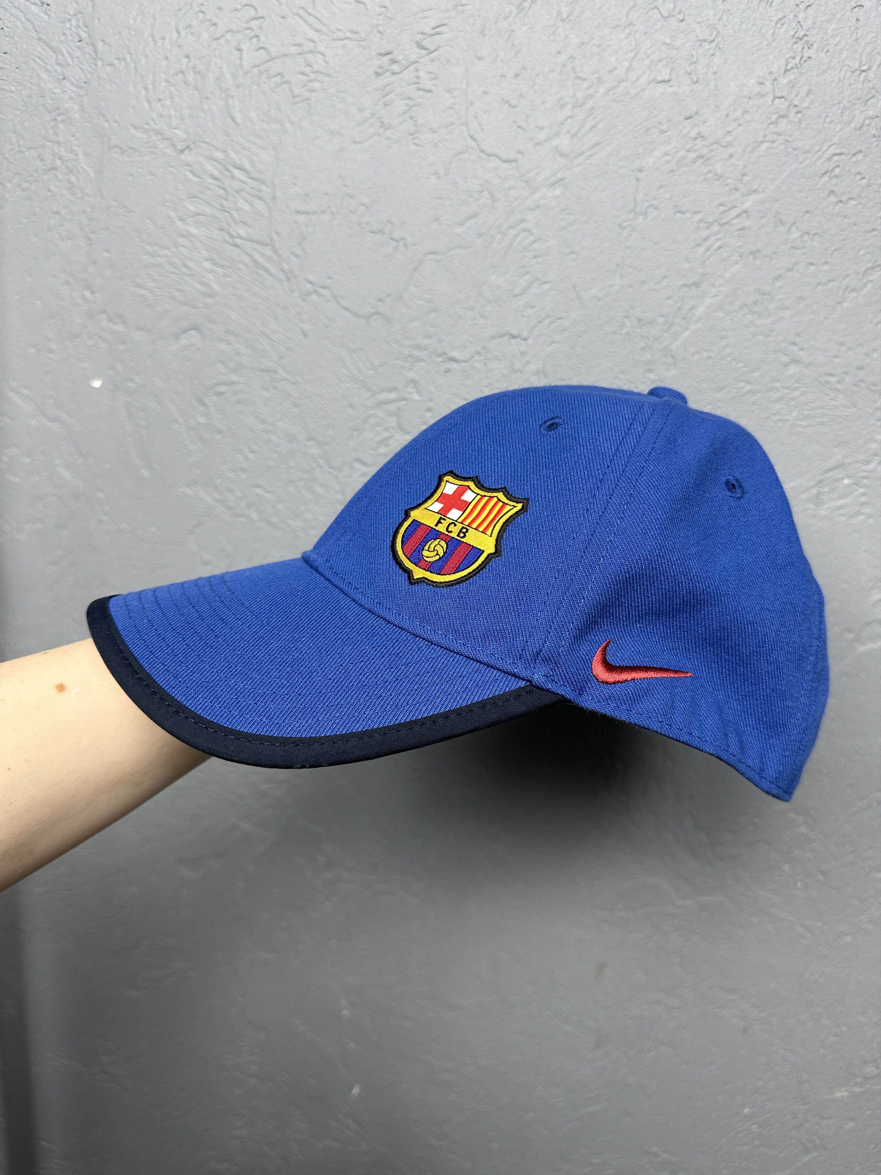 Nike Nike F.C. Barcelona Vintage Mens Hat Cap Size ONE SIZE - 4 Thumbnail
