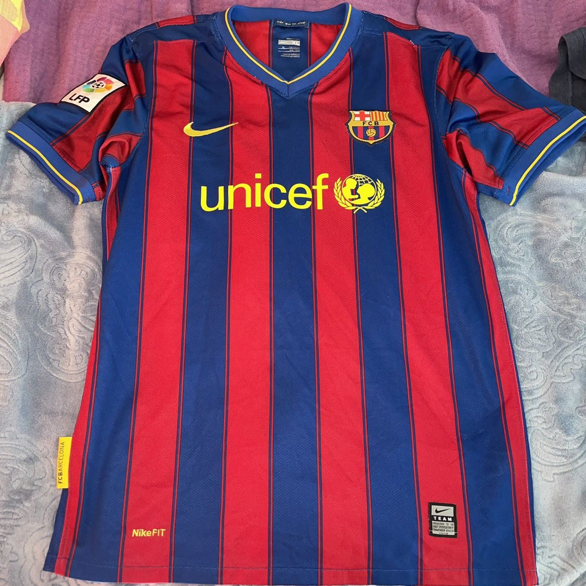 Nike Authentic Vintage Nike FC Barcelona 2009-2010 Home Jersey Size US S / EU 44-46 / 1 - 1 Thumbnail