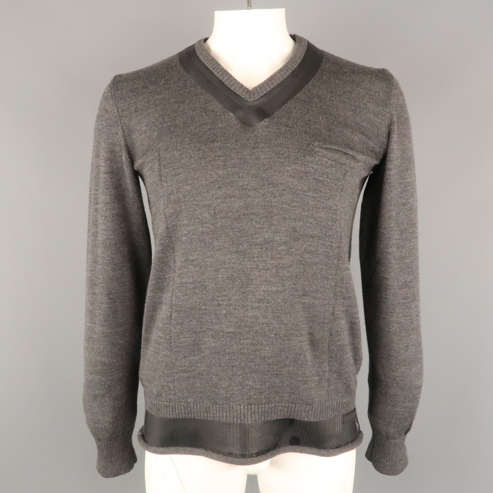 Undercover UNDERCOVER Size L Charcoal Solid Wool V-Neck Pullover Size US L / EU 52-54 / 3 - 1 Thumbnail