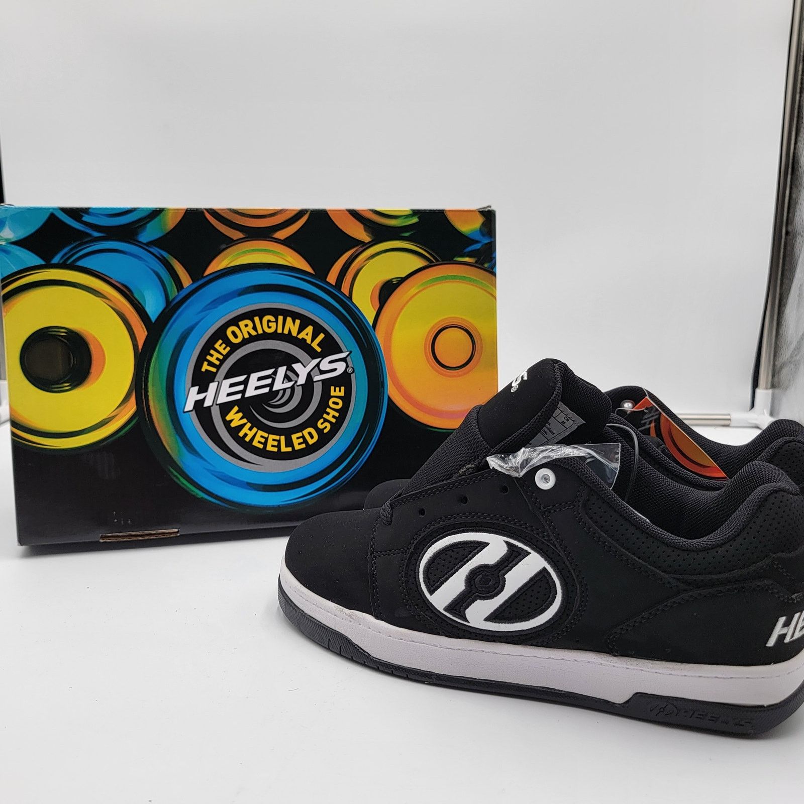 Heelys New Heelys Voyager Black - Size 7M / 8.5W - In Box! Size US 7 / EU 40 - 9 Thumbnail