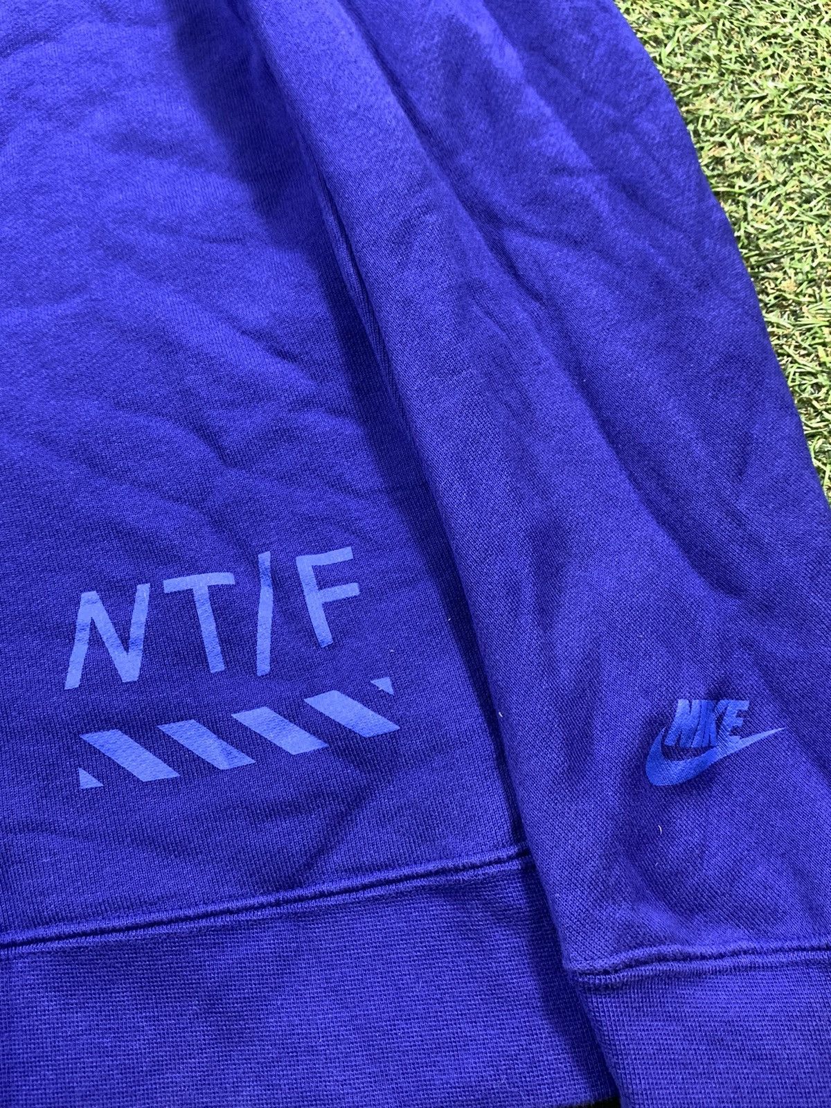 Nike Vintage Y2K Nike Track & Field sweatshirt streetwear size S Size US S / EU 44-46 / 1 - 2 Thumbnail