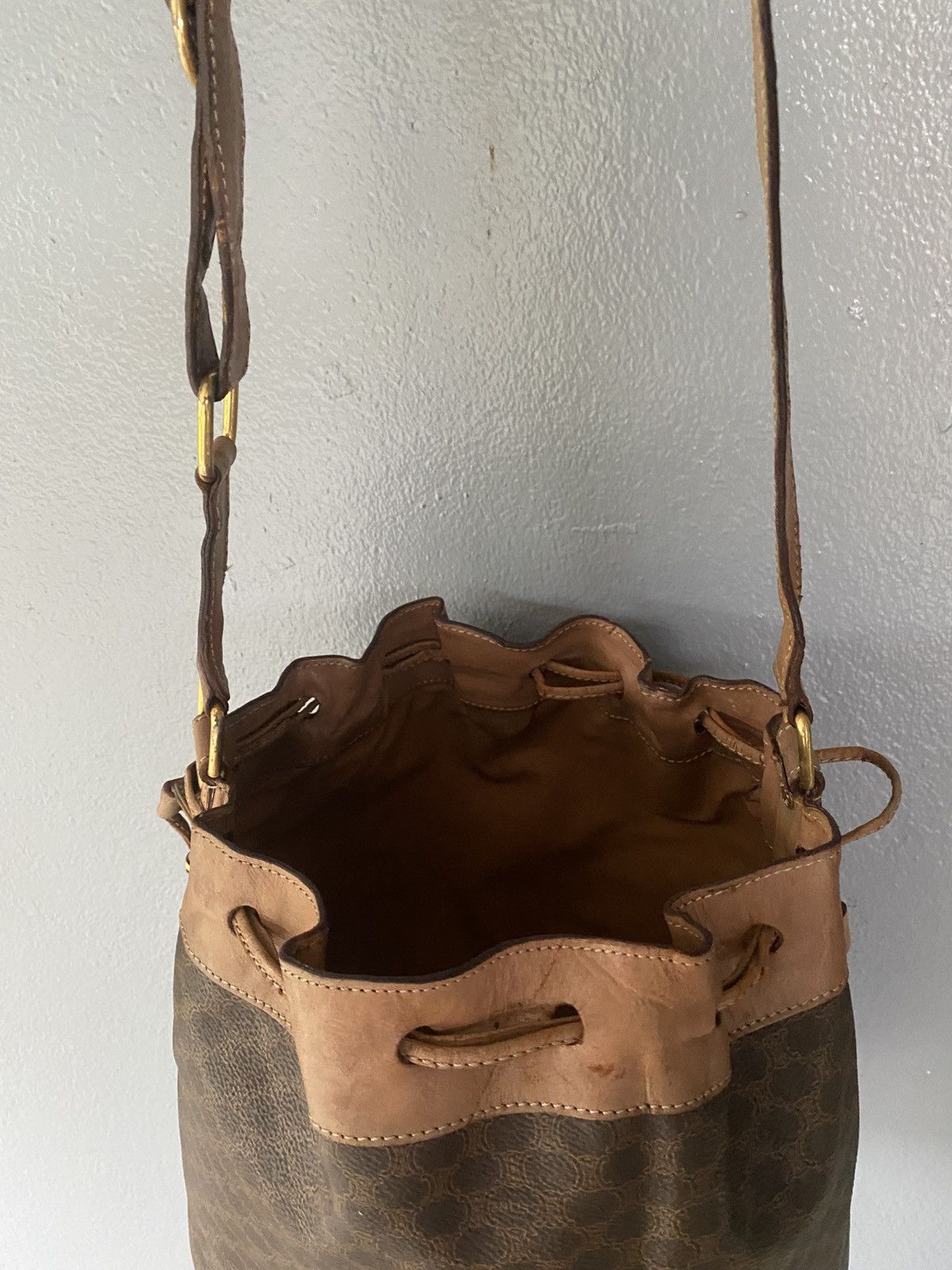 Celine × Vintage CELINE Macadam Blason Drawstring Bucket Shoulder bag brown. Size ONE SIZE - 10 Thumbnail