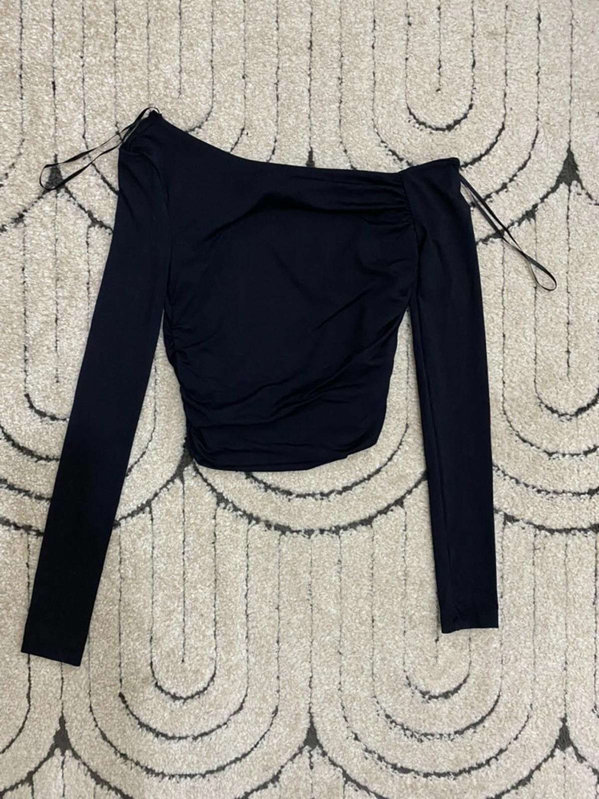 Pull & Bear PULL&BEAR Off-shoulder Crop Top in Black (X-SMALL) Size XS / US 0-2 / IT 36-38 - 2 Thumbnail