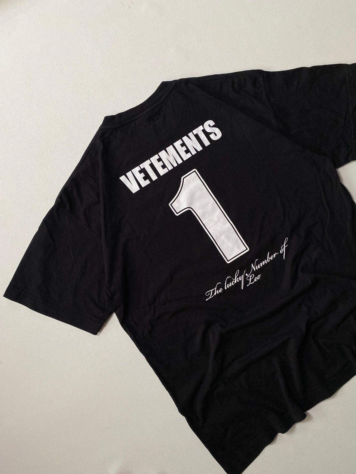 Vetements Vetements Black Sun Number T-Shirt Size US M / EU 48-50 / 2 - 6 Thumbnail