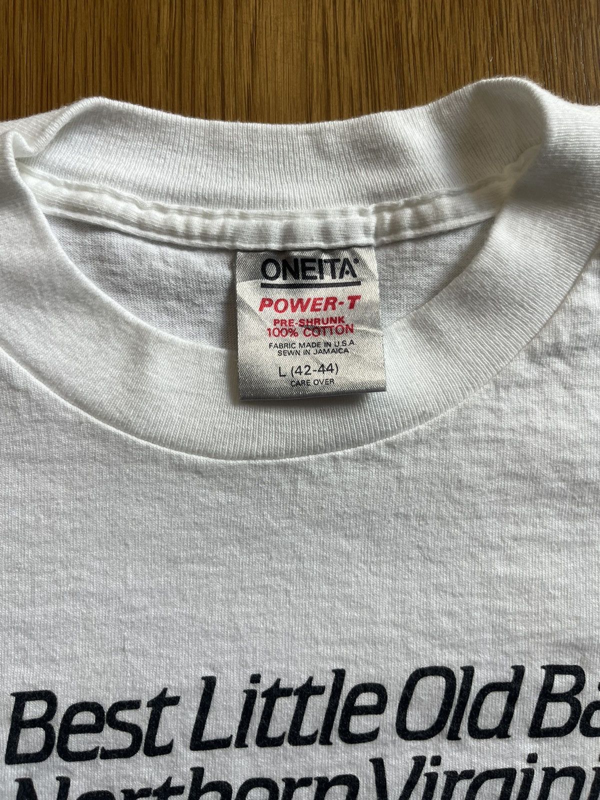 Arts & Science Vintage Burke&Herbert The Best Little Old Bank 90’s Tshirt Size US L / EU 52-54 / 3 - 4 Thumbnail