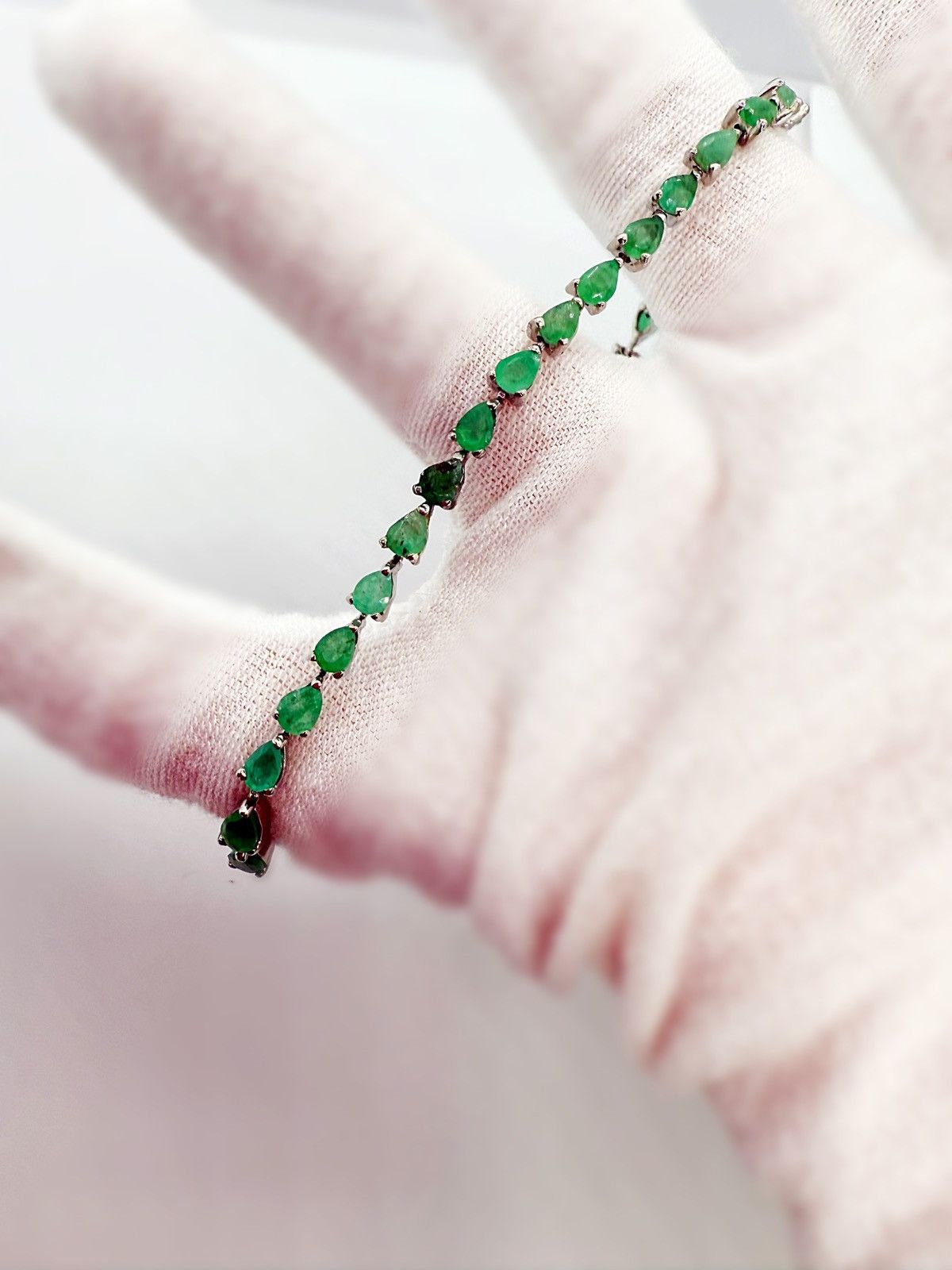 Nordstrom 14k White Gold over Silver Genuine Emerald Jadeite Bracelet! Size ONE SIZE - 1 Thumbnail