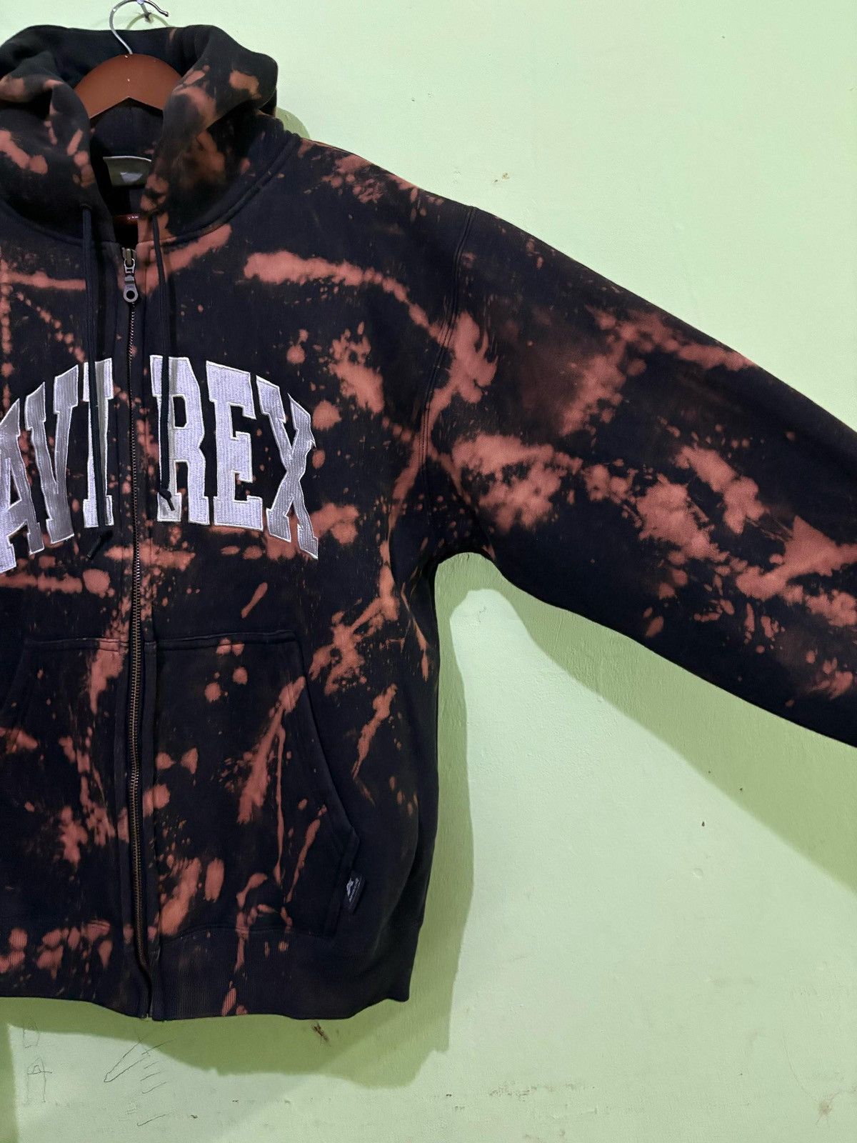Avirex × Vintage Vintage Avirex Hoodie Embroidery Logo Acid Washed Design Size US L / EU 52-54 / 3 - 3 Thumbnail