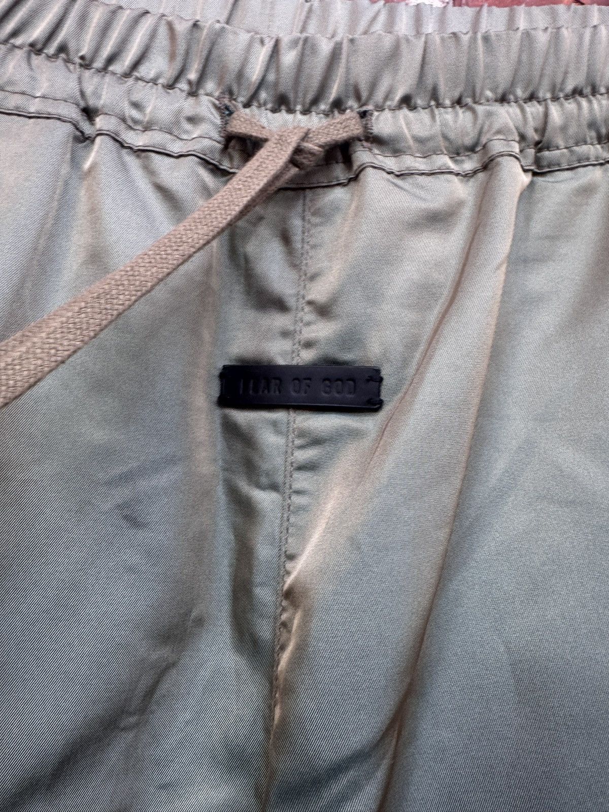 Fear of God Fear of god 7th green/gold iridescent nylon pants Size US 36 / EU 52 - 3 Thumbnail