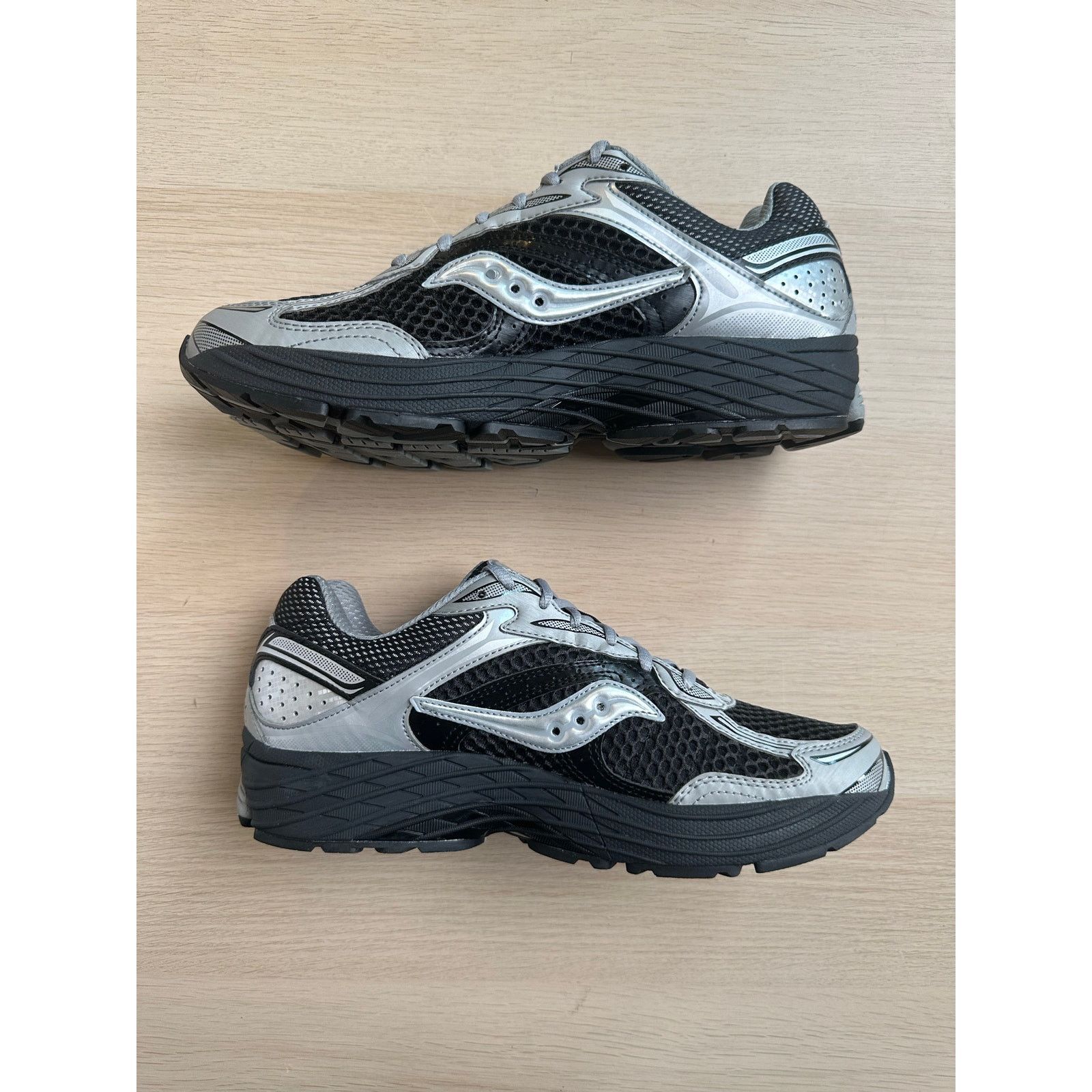 Saucony Saucony Progrid Omni 9 Black/Silver Sneaker - Size 9M - New Size US 9 / EU 42 - 3 Thumbnail