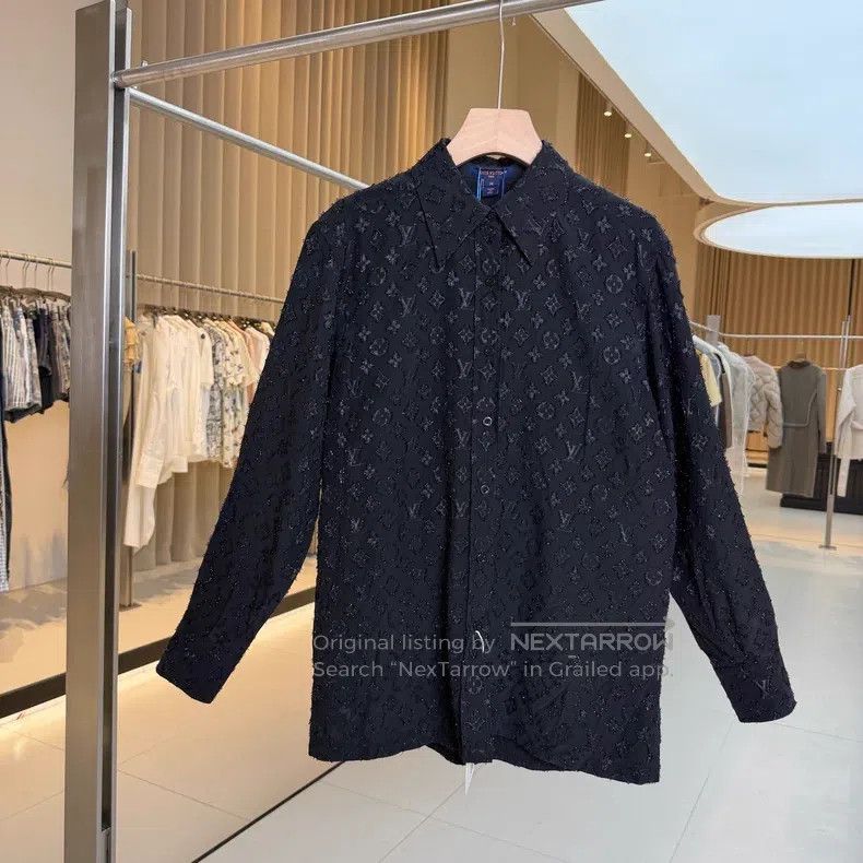Louis Vuitton Louis Vuitton Black cut and printed sequin shirt Size XS / US 0-2 / IT 36-38 - 1 Thumbnail