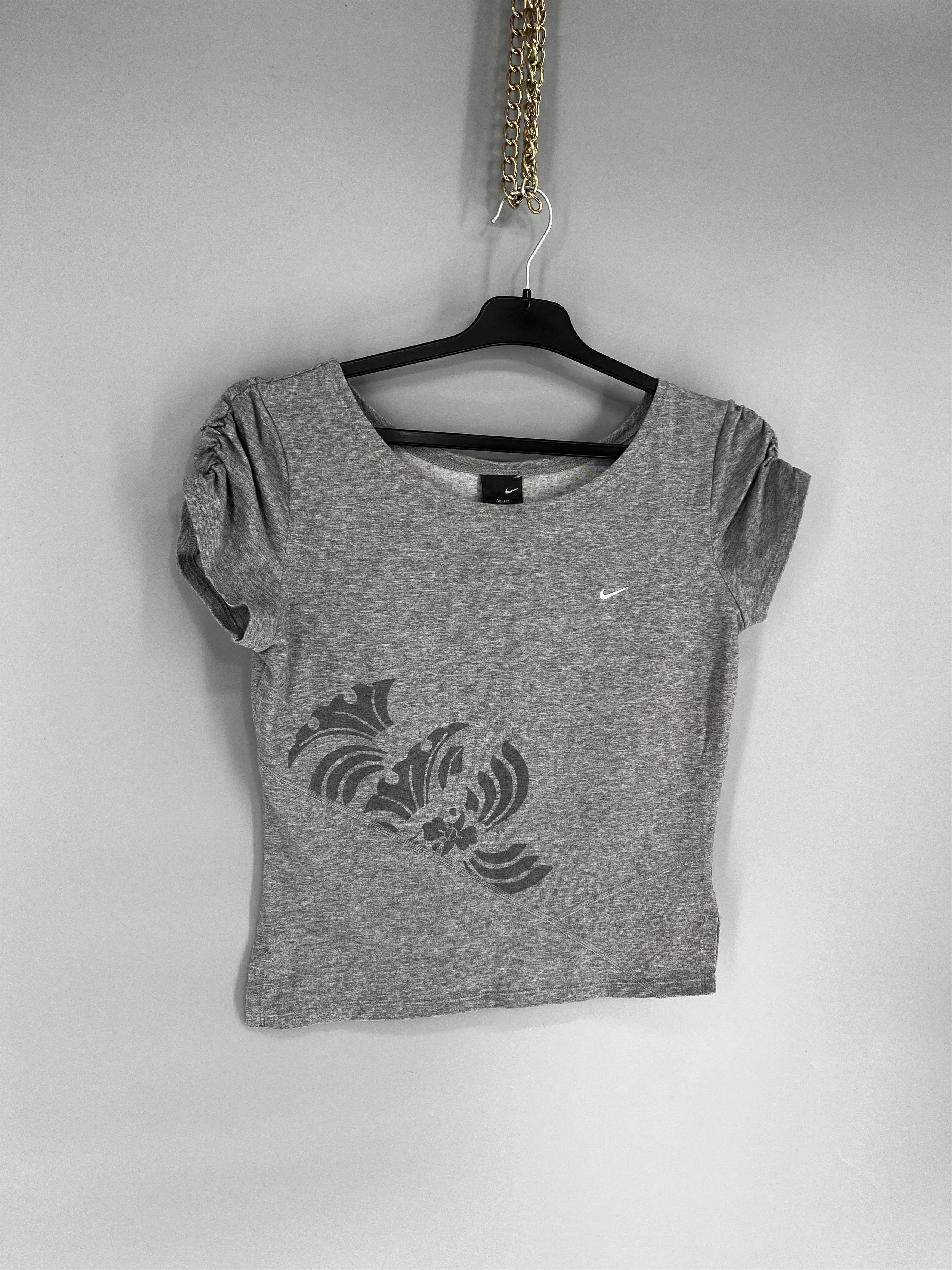 Nike Vintage 90s Nike Big Logo Faded T-shirt Streetwear Style Size M / US 6-8 / IT 42-44 - 2 Thumbnail