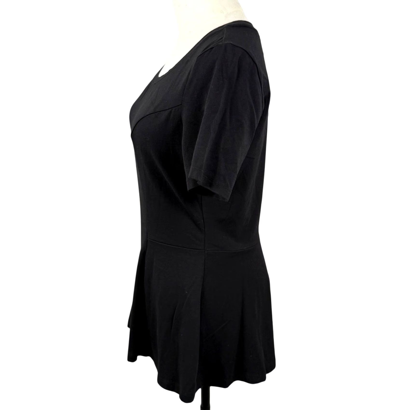 Vintage Isaac Mizrahi XS Peplum Top Black Shirt Women XS Short Sleeve Scoop Neck Knit Dark Academia Pattern Solid Casual Workwear Size XS / US 0-2 / IT 36-38 - 2 Thumbnail