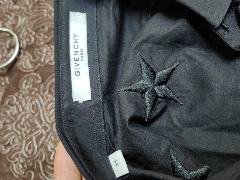 Givenchy Givenchy Size41 Black star pattern shirt, 41 inches, four e Size US M / EU 48-50 / 2 - 4 Thumbnail