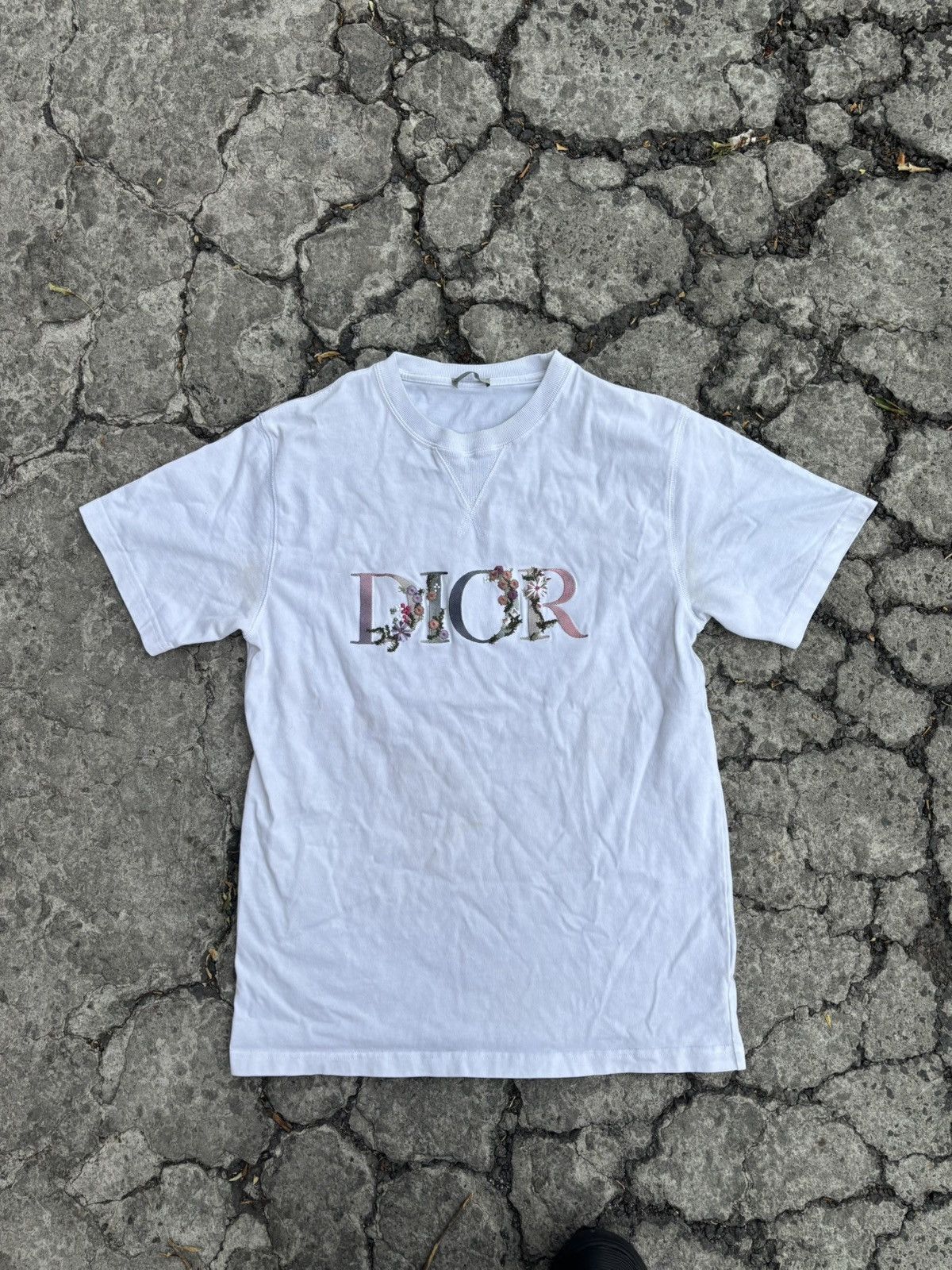 Dior Dior Flowers T shirt White Size US L / EU 52-54 / 3 - 1 Thumbnail