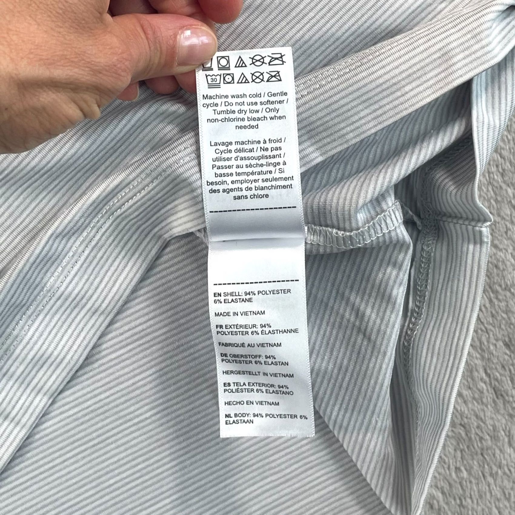 UNTUCKit UNTUCKit Croze Performance Henley T Shirt Men Small Grey Striped Short Sleeve Size US S / EU 44-46 / 1 - 8 Thumbnail