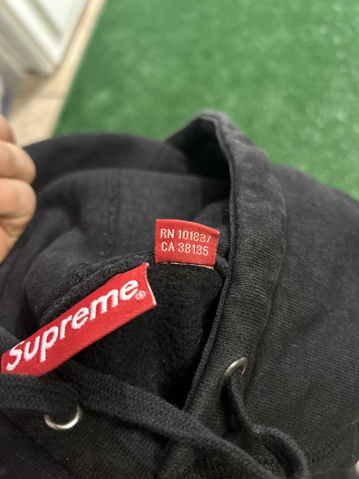Supreme Supreme Patent/Chenille Arc Logo (Medium) Size US M / EU 48-50 / 2 - 6 Thumbnail
