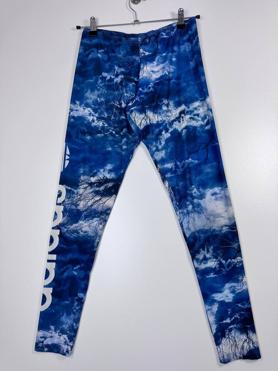 Adidas Adidas Womens Leggings Blue Cloud Print Athletic Training M Size 30" / US 8 / IT 44 - 1 Thumbnail