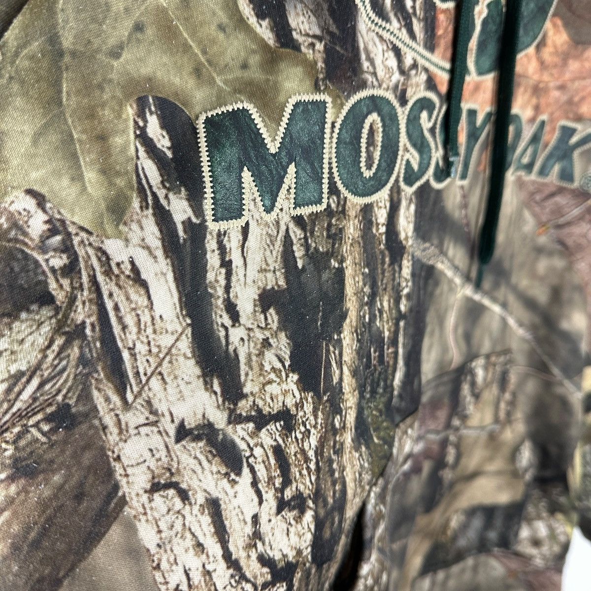 Mossy Oaks Mens Y2K Mossy Oak Green Camo Pullover Hoodie Size US L / EU 52-54 / 3 - 5 Thumbnail
