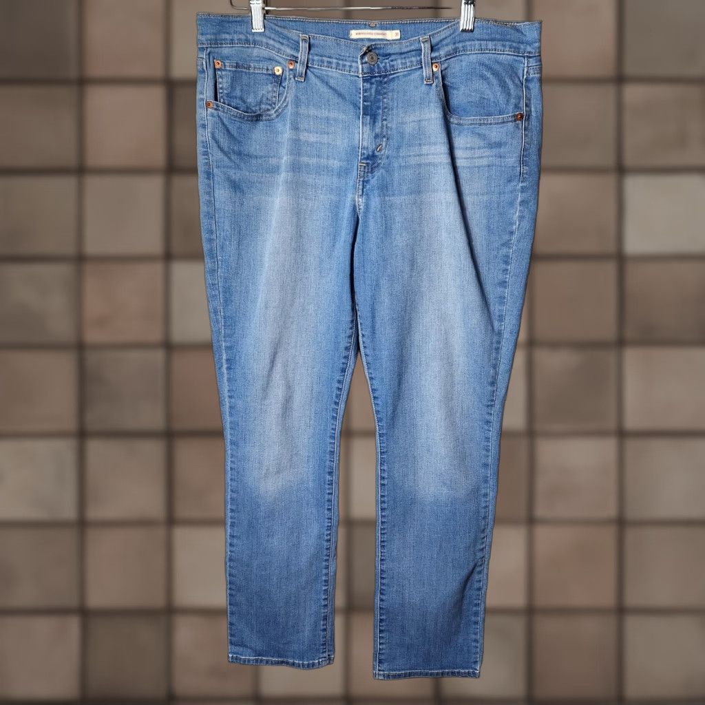 Levi's Levi's 414 Relaxed Straight Jeans Womens Light Wash Blue 31 Regular Cotton Blend Denim Mid Rise - 31 Inseam 31 Boys? Size 24" / US 00 / IT 34 - 1 Thumbnail