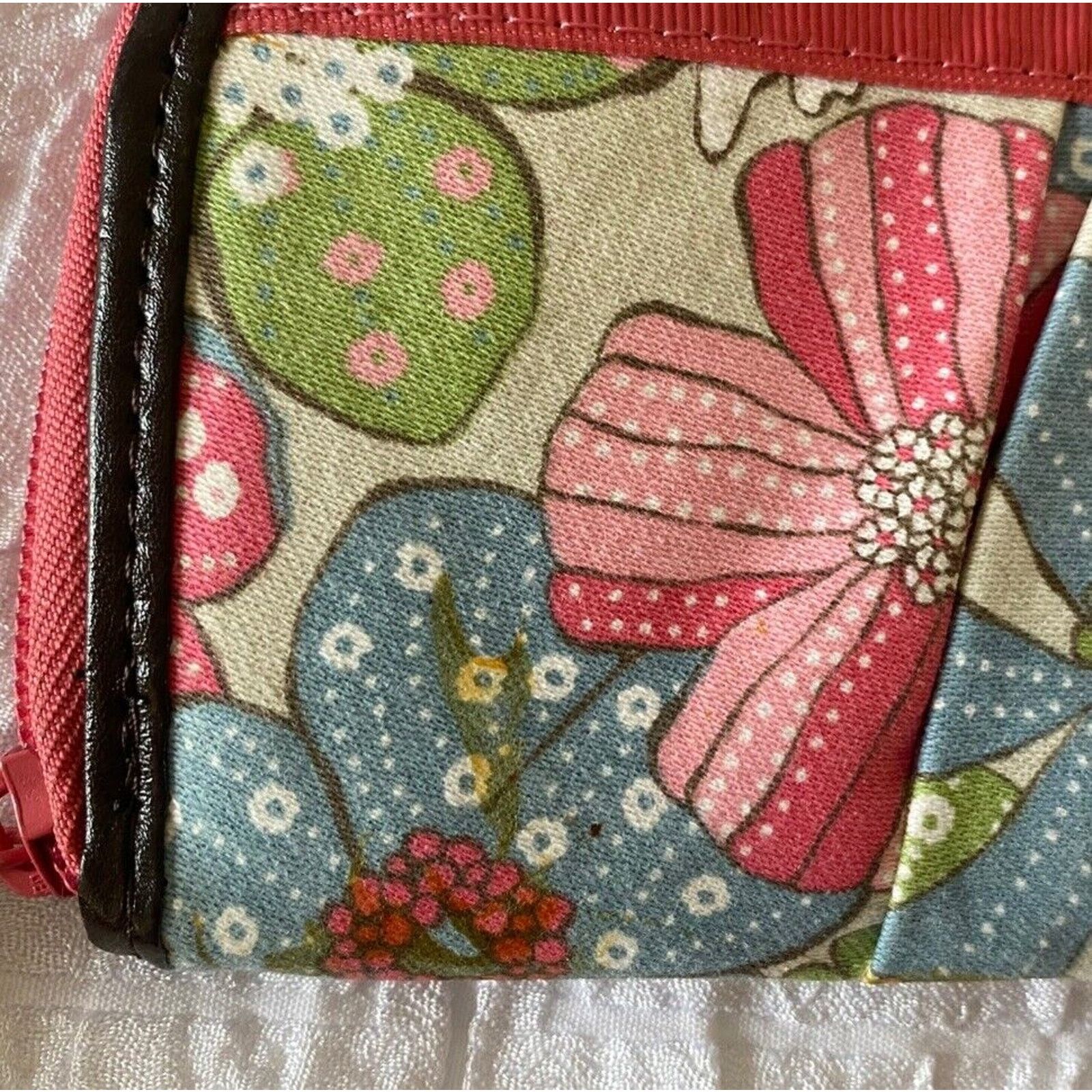 Other Thirty One Retired Wallet Floral Free Spirit Women’s Size ONE SIZE - 6 Thumbnail