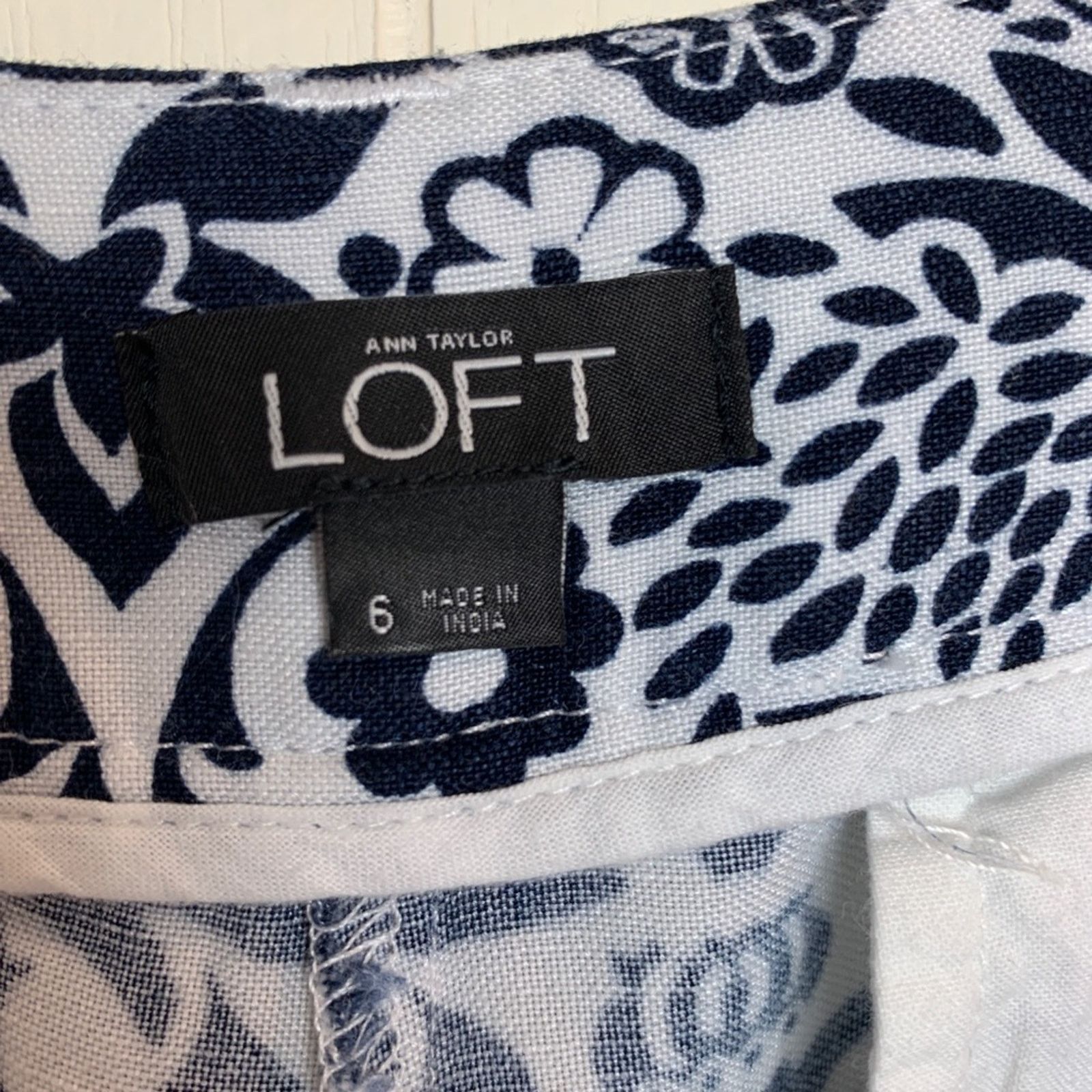 Loft Loft Linen Blend Blue & White Print Pull On Pants Women 6 Size 28" / US 6 / IT 42 - 4 Thumbnail