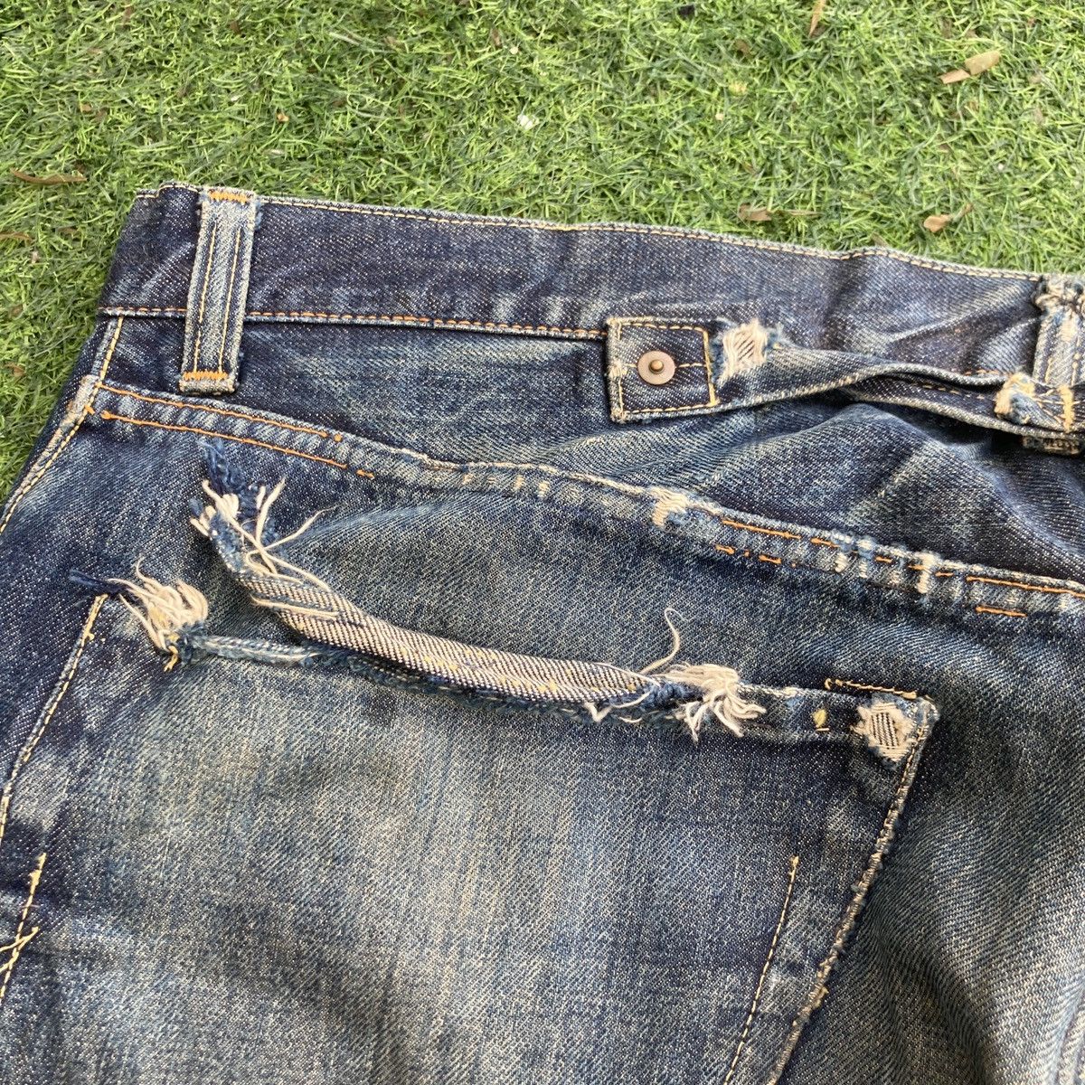 Studio D'Artisan VINTAGE STUDIO D’ ARTISAN BUCKLE BACK SELVEDGE DISTRESSED Size US 34 / EU 50 - 14 Thumbnail