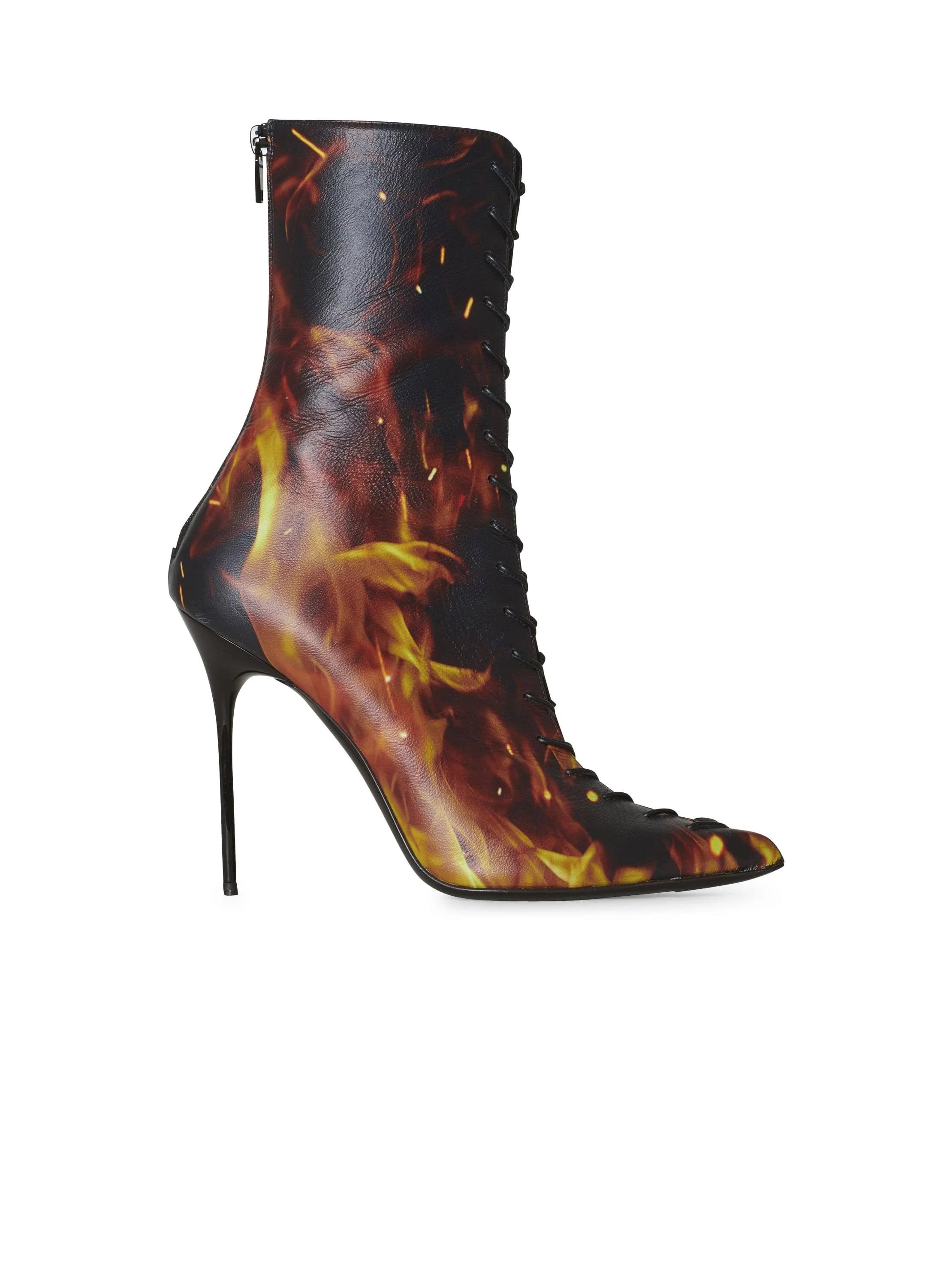 o1srvl11e0524 Uria Ankle Boots in Multicolor