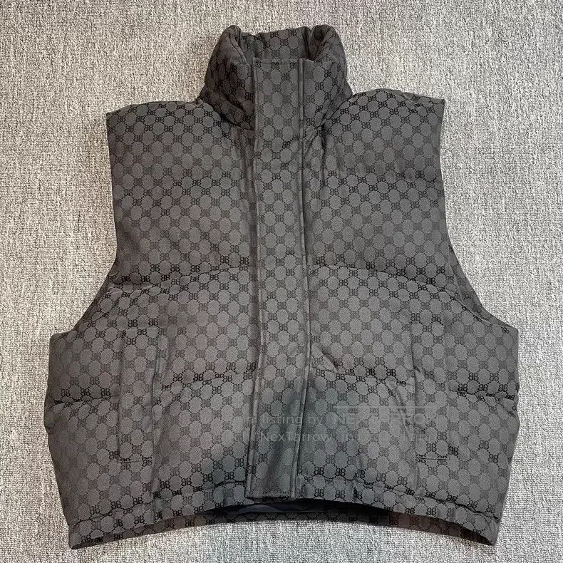 Balenciaga Balenciaga Floral Printed Puffer Vest Size XXS / US 00 / IT 34 - 1 Thumbnail