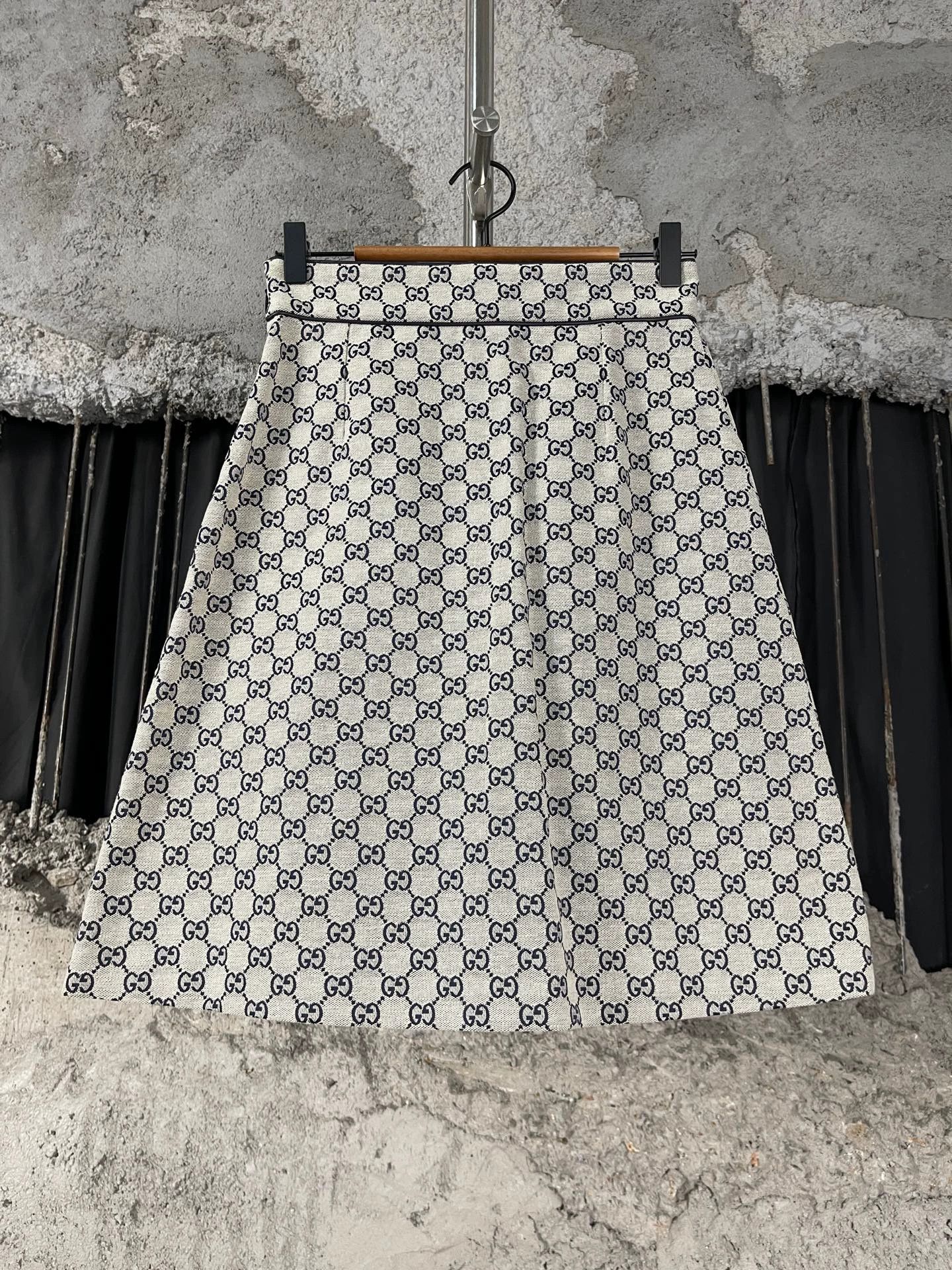 Gucci Gucci GG Allover Print Women's Skirt Size 38 (New) Size 26" / US 2 / IT 38 - 2 Thumbnail