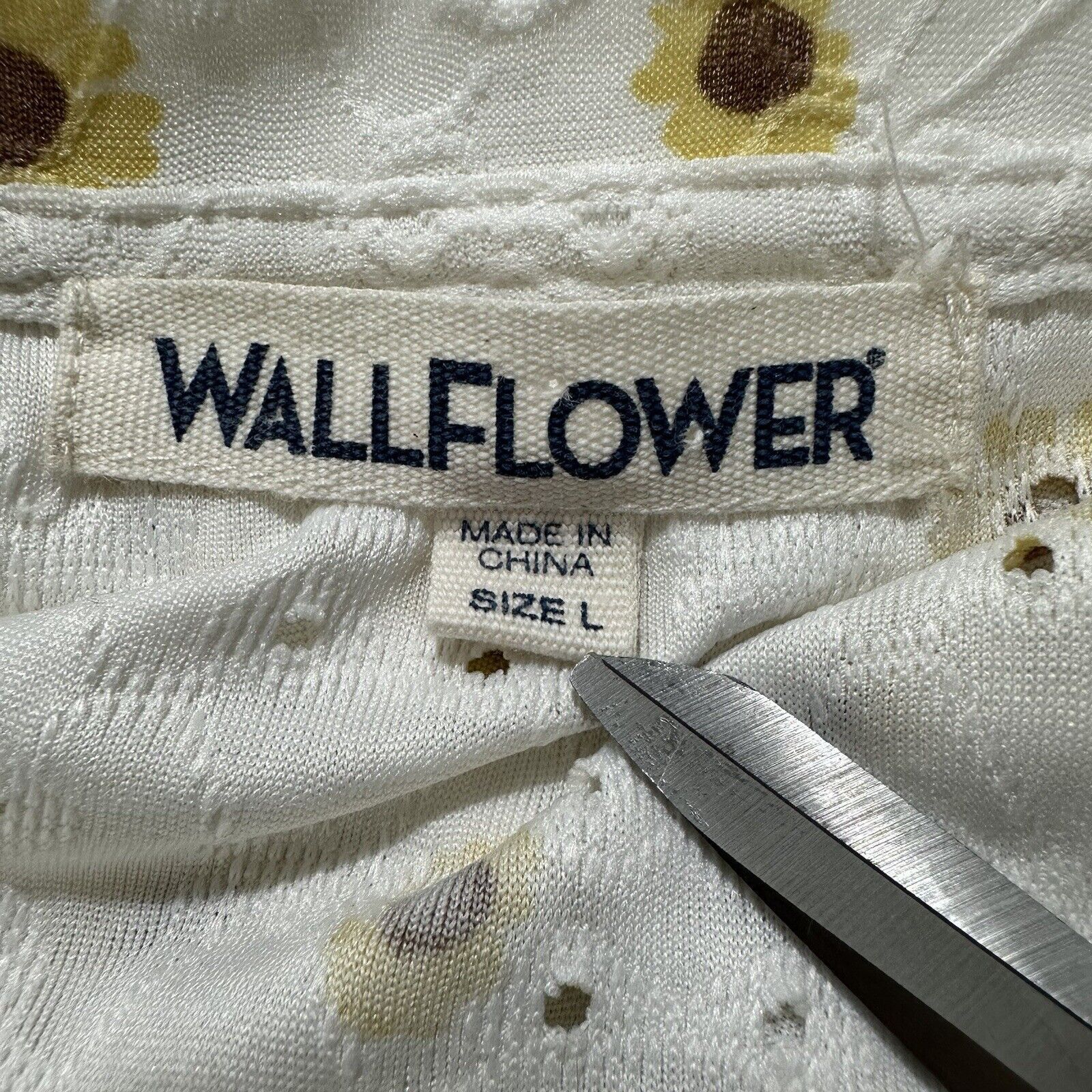 Other Wallflower Large White Sunflower Eyelet T Shirt Top Size L / US 10 / IT 46 - 3 Thumbnail