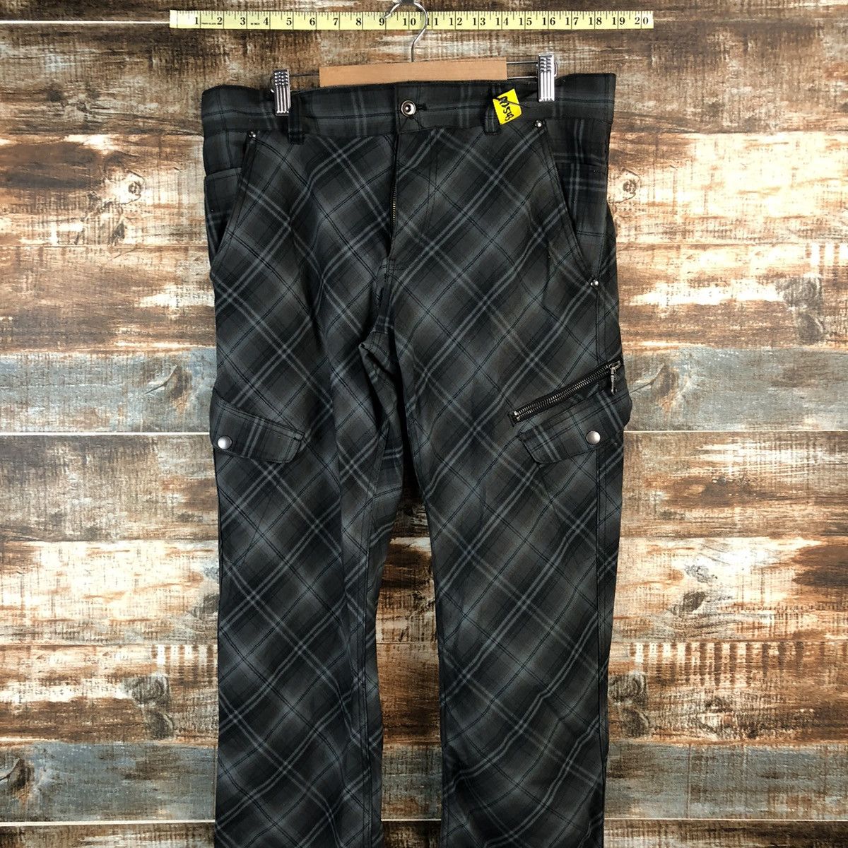 Japanese Brand Japan utility checkered punk Cargo Multipocket Pants #A2543 Size US 34 / EU 50 - 2 Thumbnail
