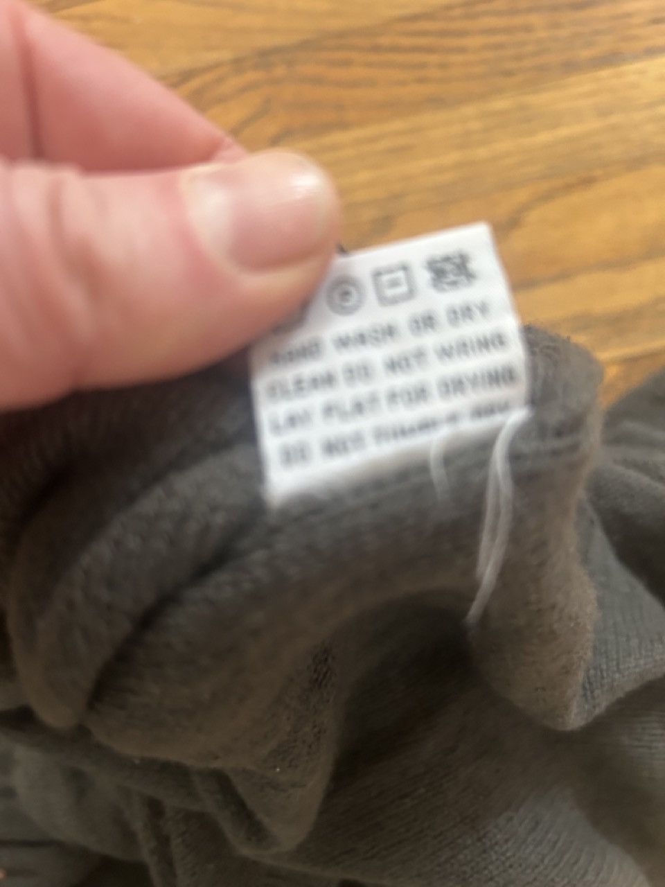 Unconditional Men's Silk and Cashmere V Neck sweater Size US L / EU 52-54 / 3 - 8 Thumbnail