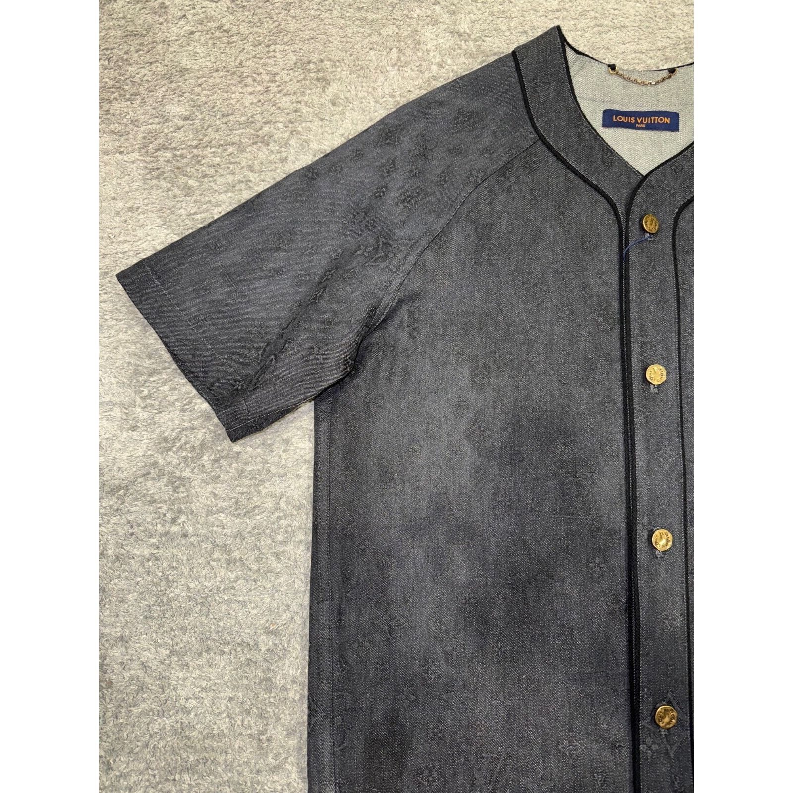 Louis Vuitton Louis Vuitton Black Embossed Monogram Logo Baseball Shirt Size US L / EU 52-54 / 3 - 16 Thumbnail