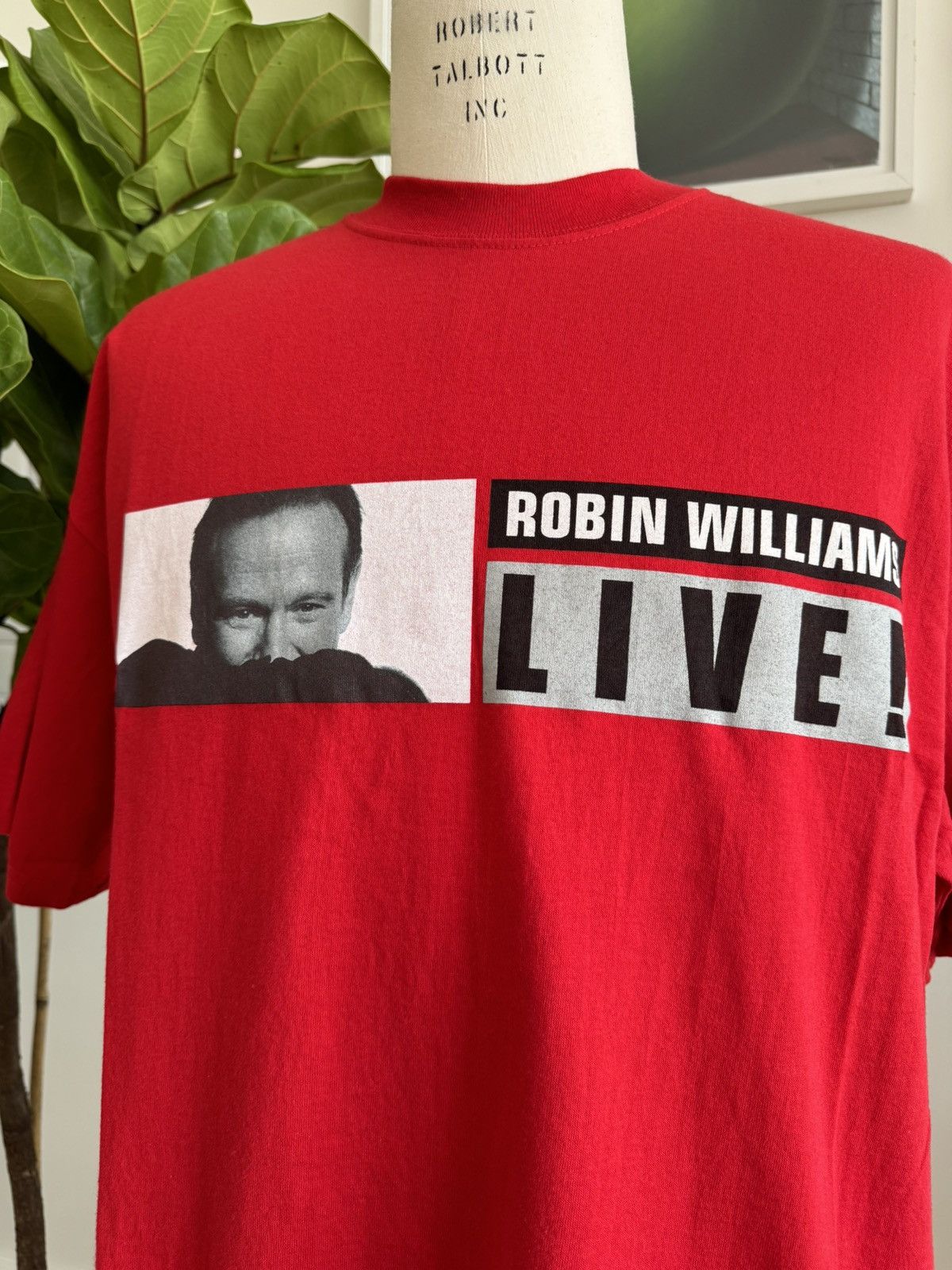 image of Vintage 2002 Robin Williams Live! Promo Tee XL Y2K in Red, Men's