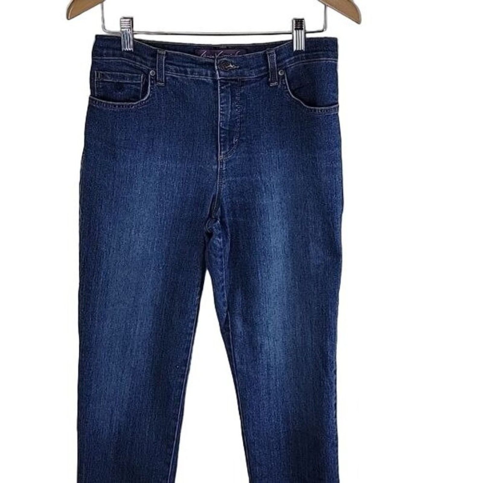 Gloria Vanderbilt Gloria Vanderbilt Amanda Tapered Jeans Blue size 6 Short Size 28" / US 6 / IT 42 - 3 Thumbnail