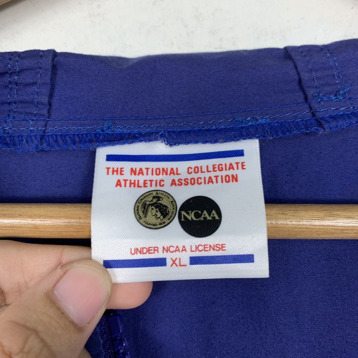 NCAA NCAA Hooded Light Zipper Jacket Size US XL / EU 56 / 4 - 17 Thumbnail