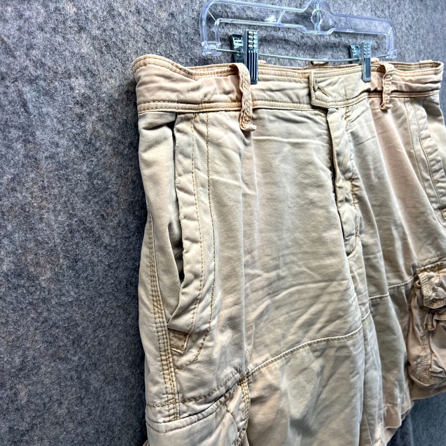 Polo Ralph Lauren VINTAGE Polo Ralph Lauren Shorts Mens 40 Khaki Cargo Tan Beige Cotton Fadded Cargo Pocket Canvas Button Front Retro Buttoned Size US L / EU 52-54 / 3 - 7 Thumbnail