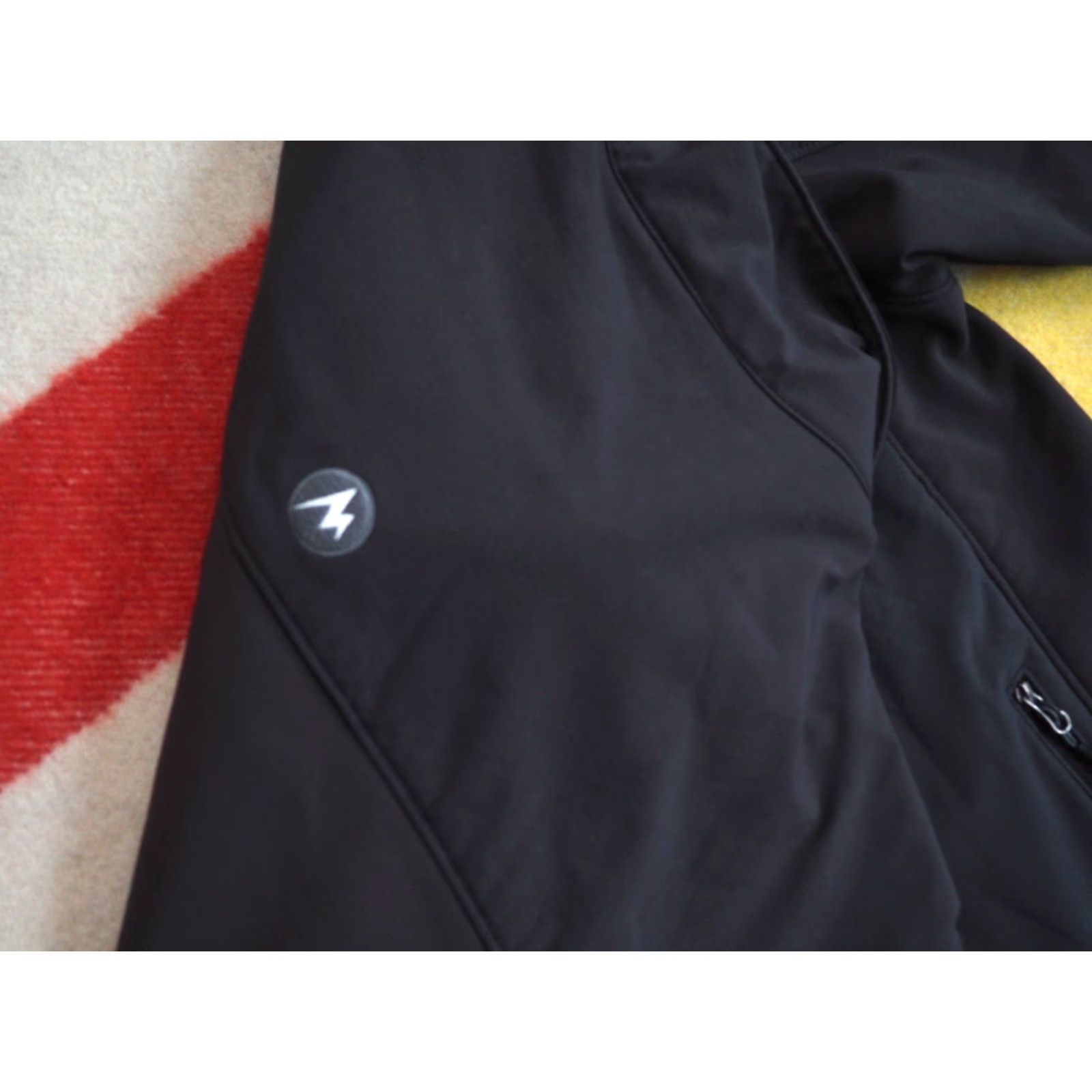 Marmot VTG Marmot Jacket Outdoor Windbreaker Mens L Black Charcoal Gray Softshell Zip Full Zip Hiking Size US L / EU 52-54 / 3 - 3 Thumbnail