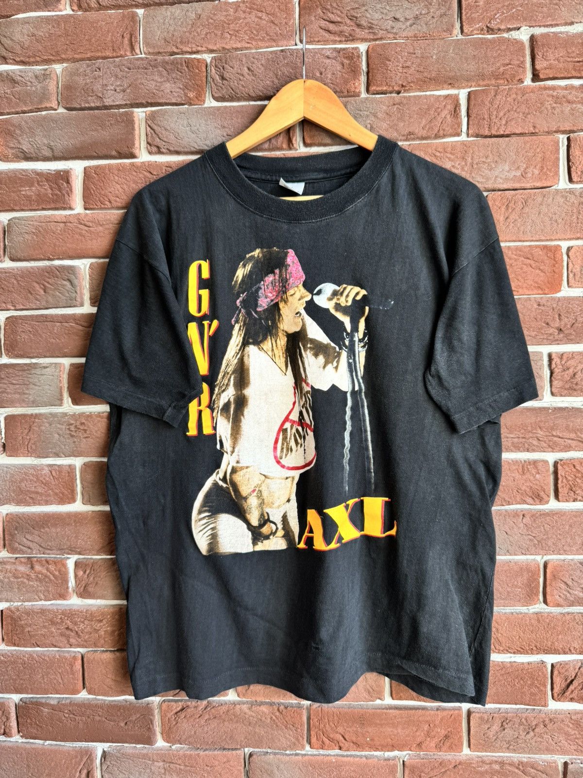 Band Tees Vintage 90s Guns N Roses Axl Rose Rock Band Shirt Black Size US XL / EU 56 / 4 - 1 Thumbnail