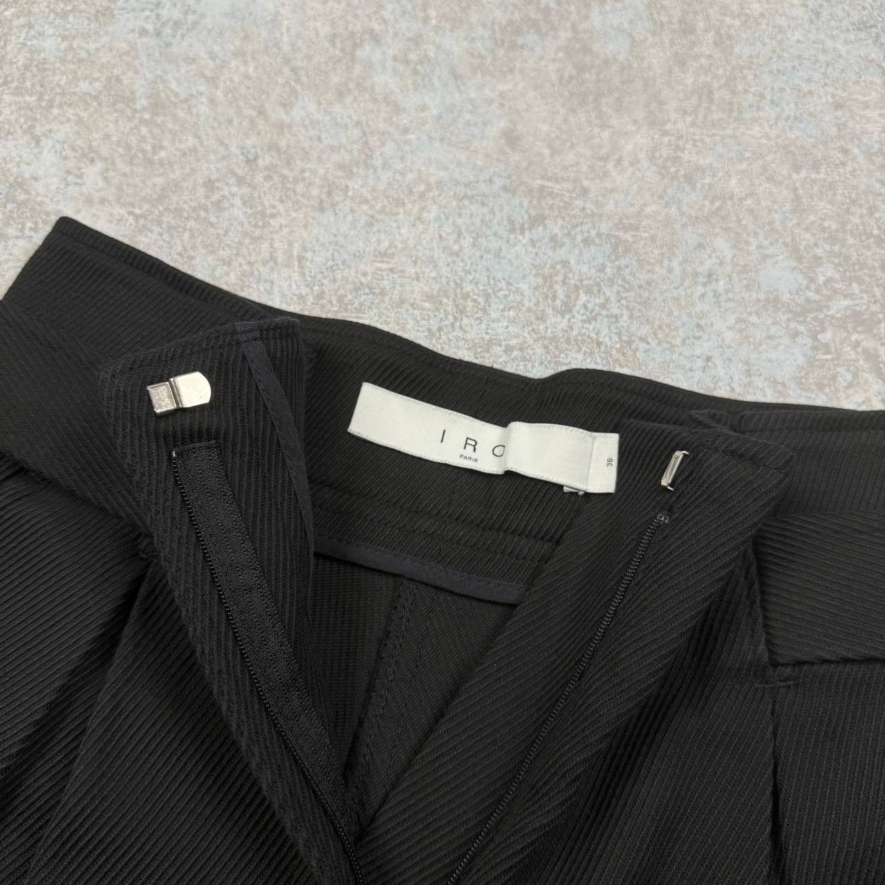 Iro IRO Black Shorts Size 26" / US 2 / IT 38 - 4 Thumbnail